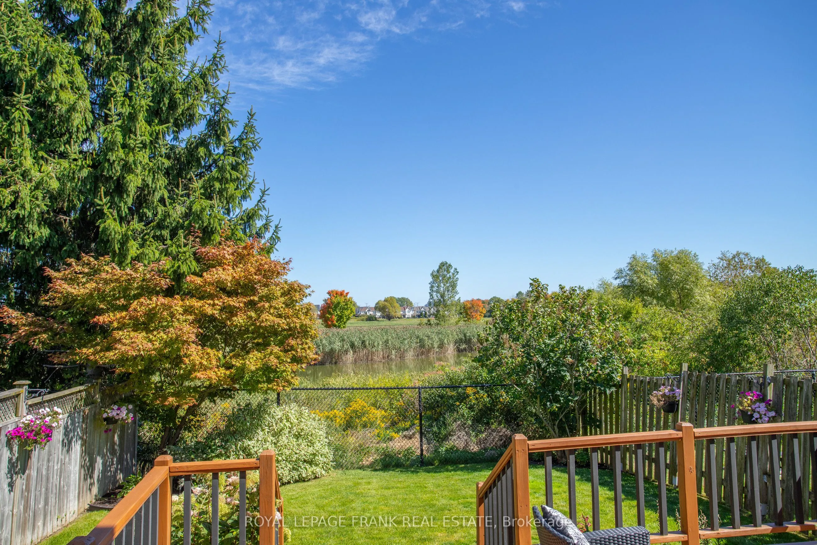 33 Bexley Crescent E