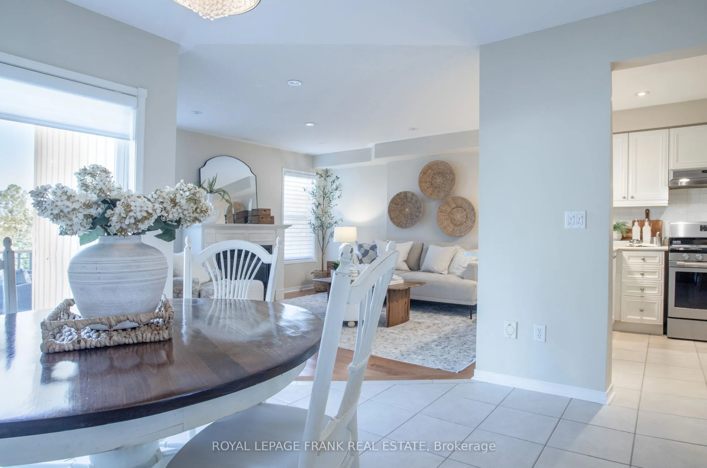 33 Bexley Crescent E