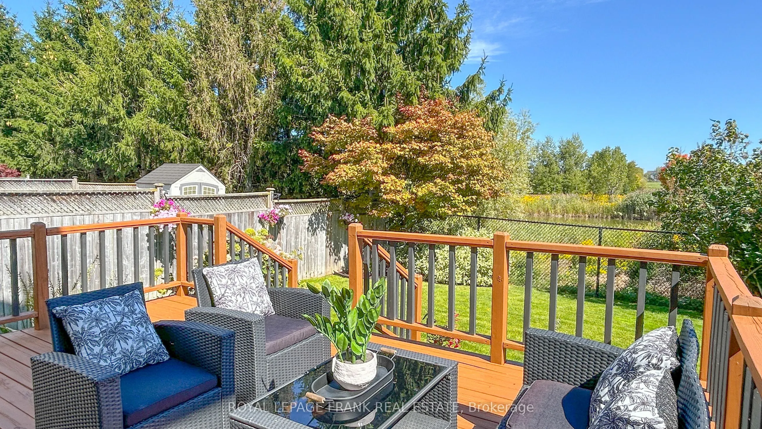 33 Bexley Crescent E