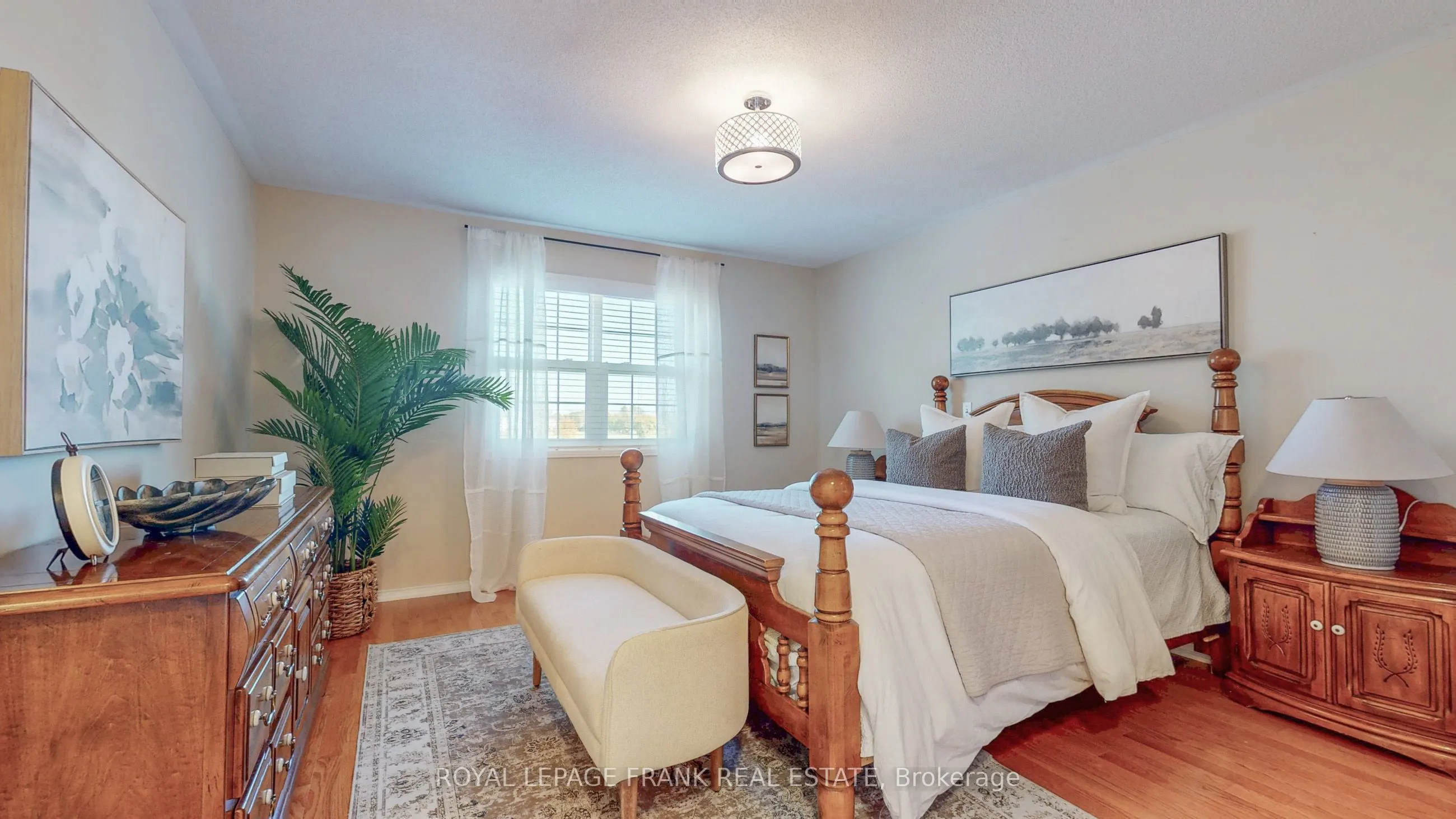 33 Bexley Crescent E