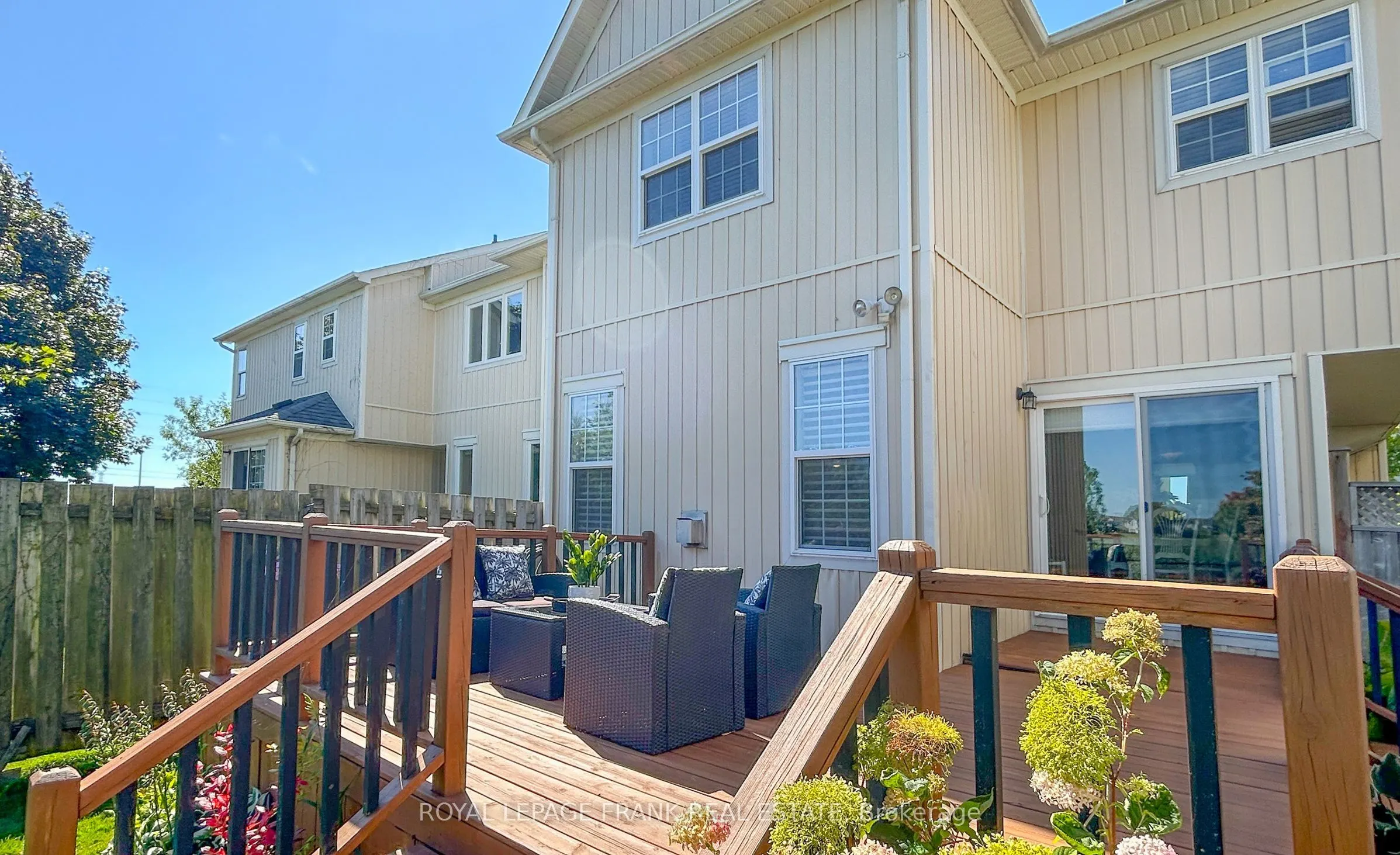 33 Bexley Crescent E