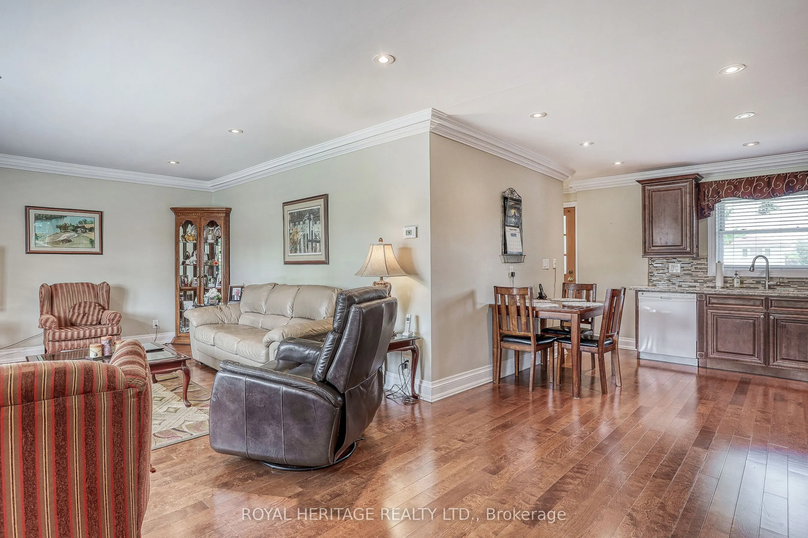 339 Nipigon Street E