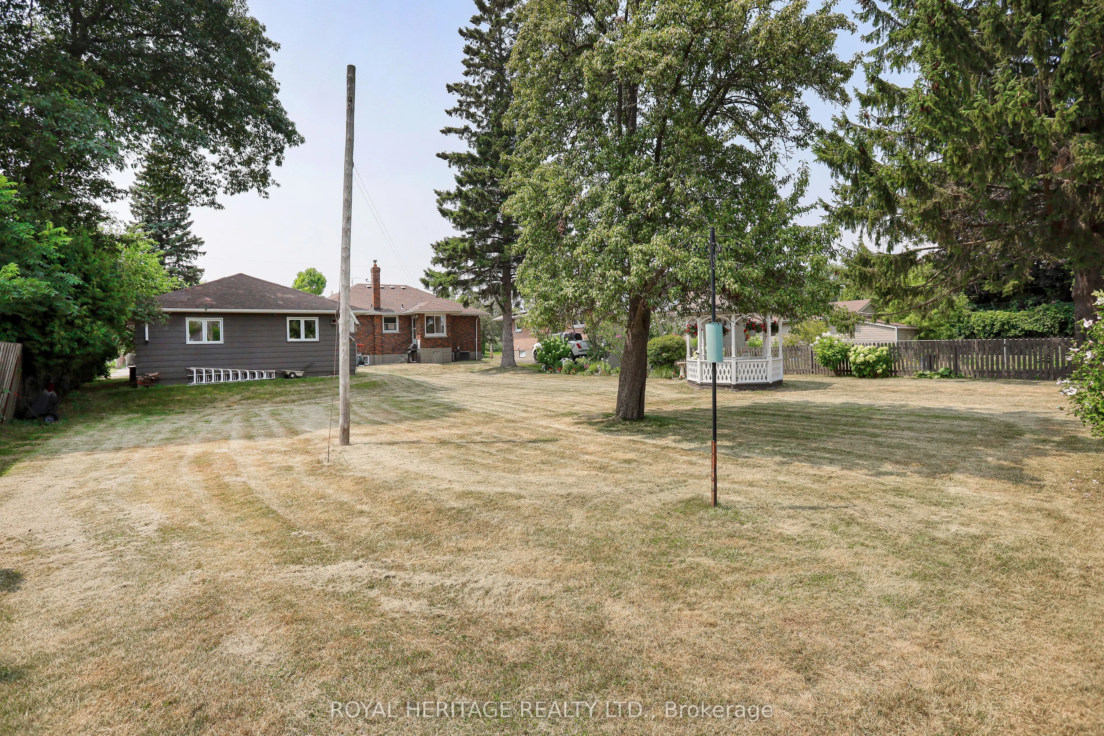 339 Nipigon Street E