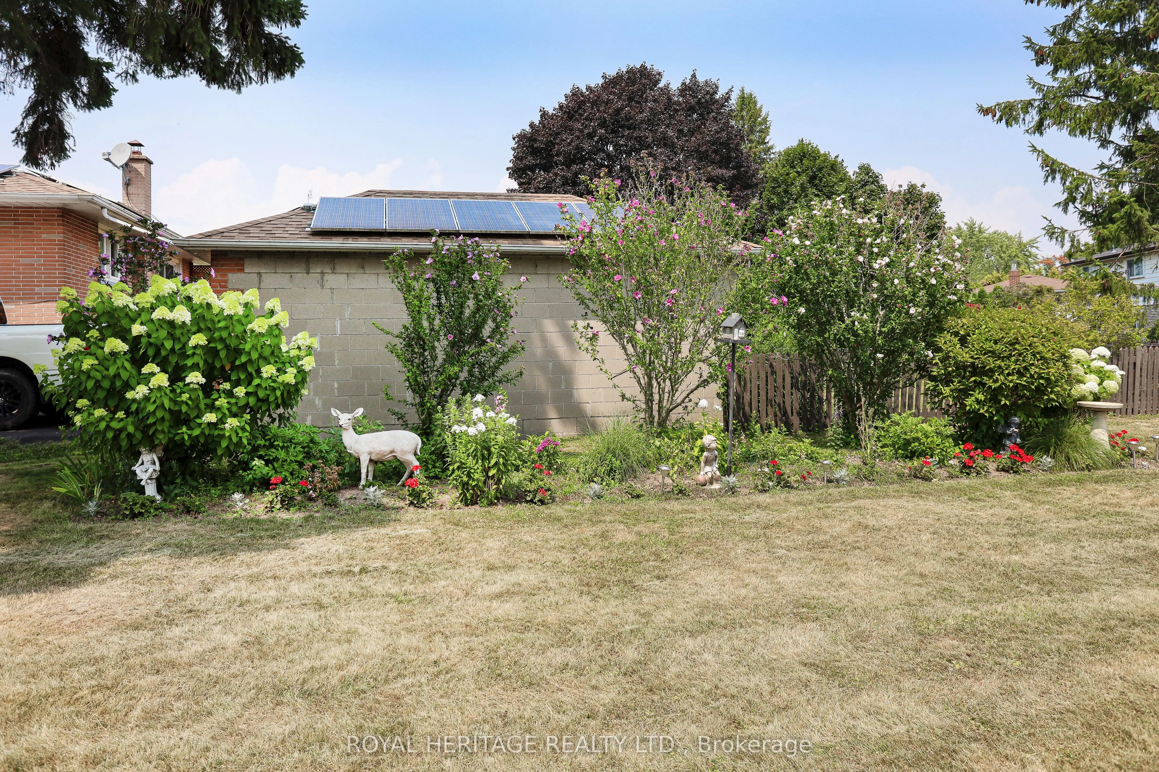 339 Nipigon Street E