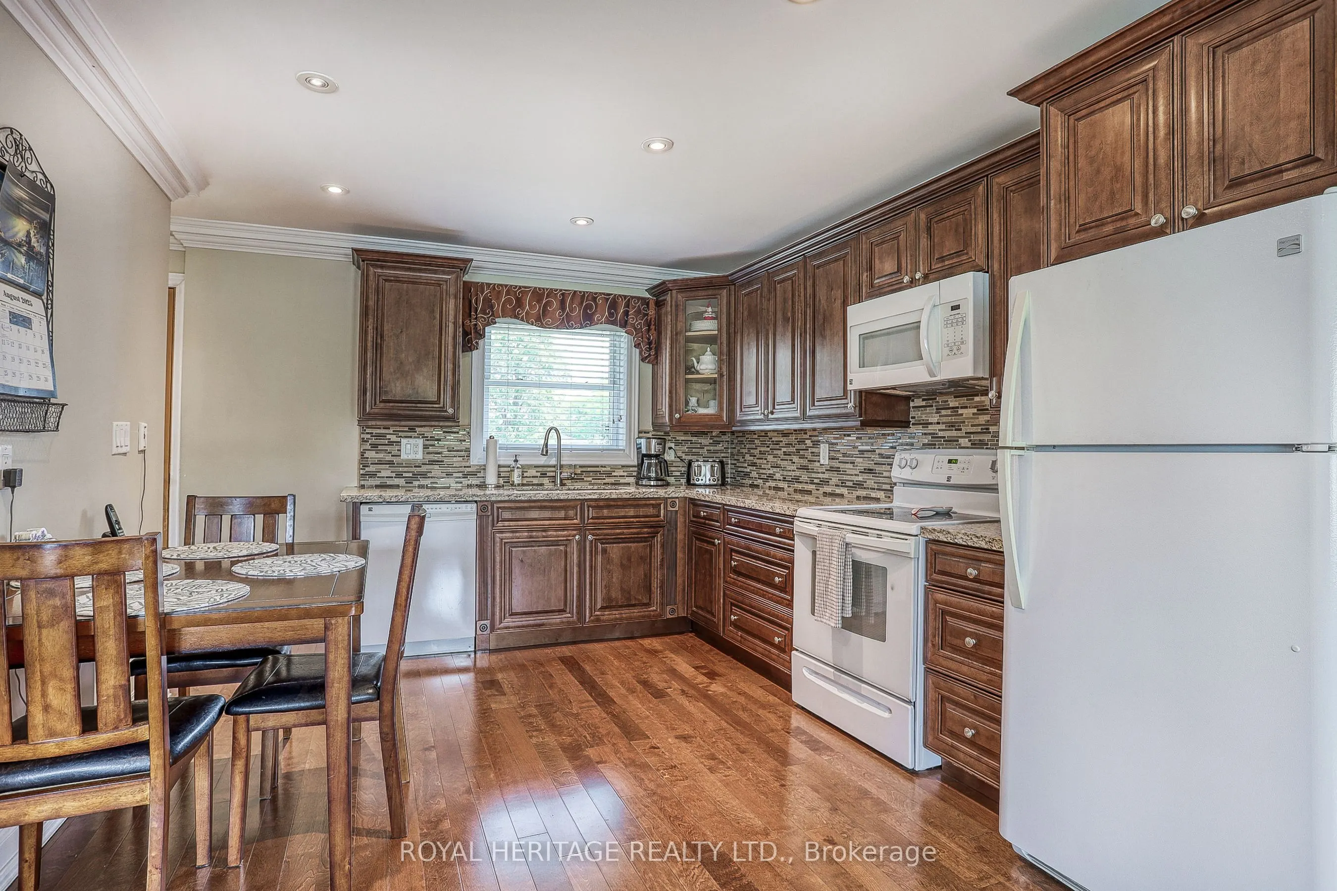339 Nipigon Street E