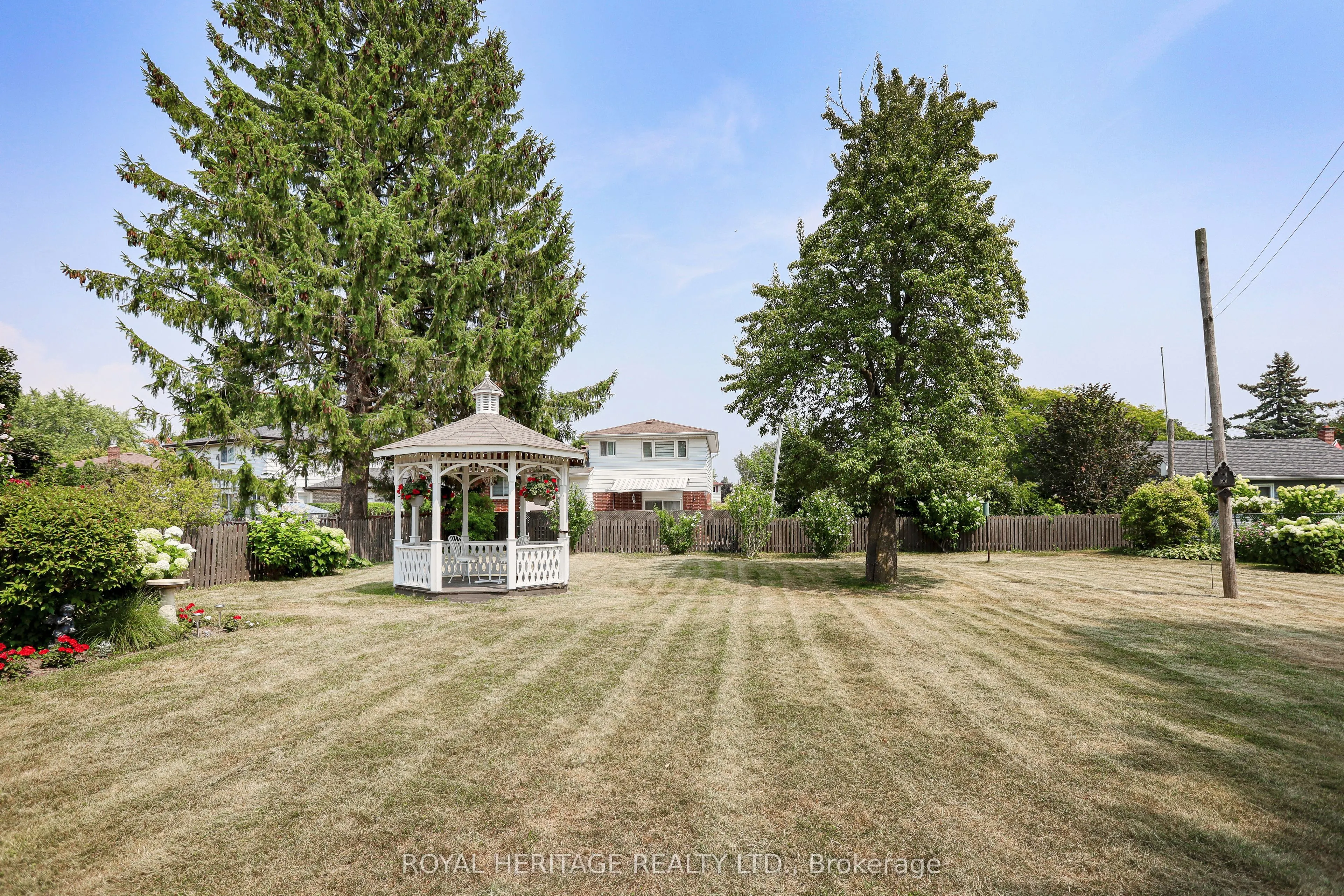 339 Nipigon Street E