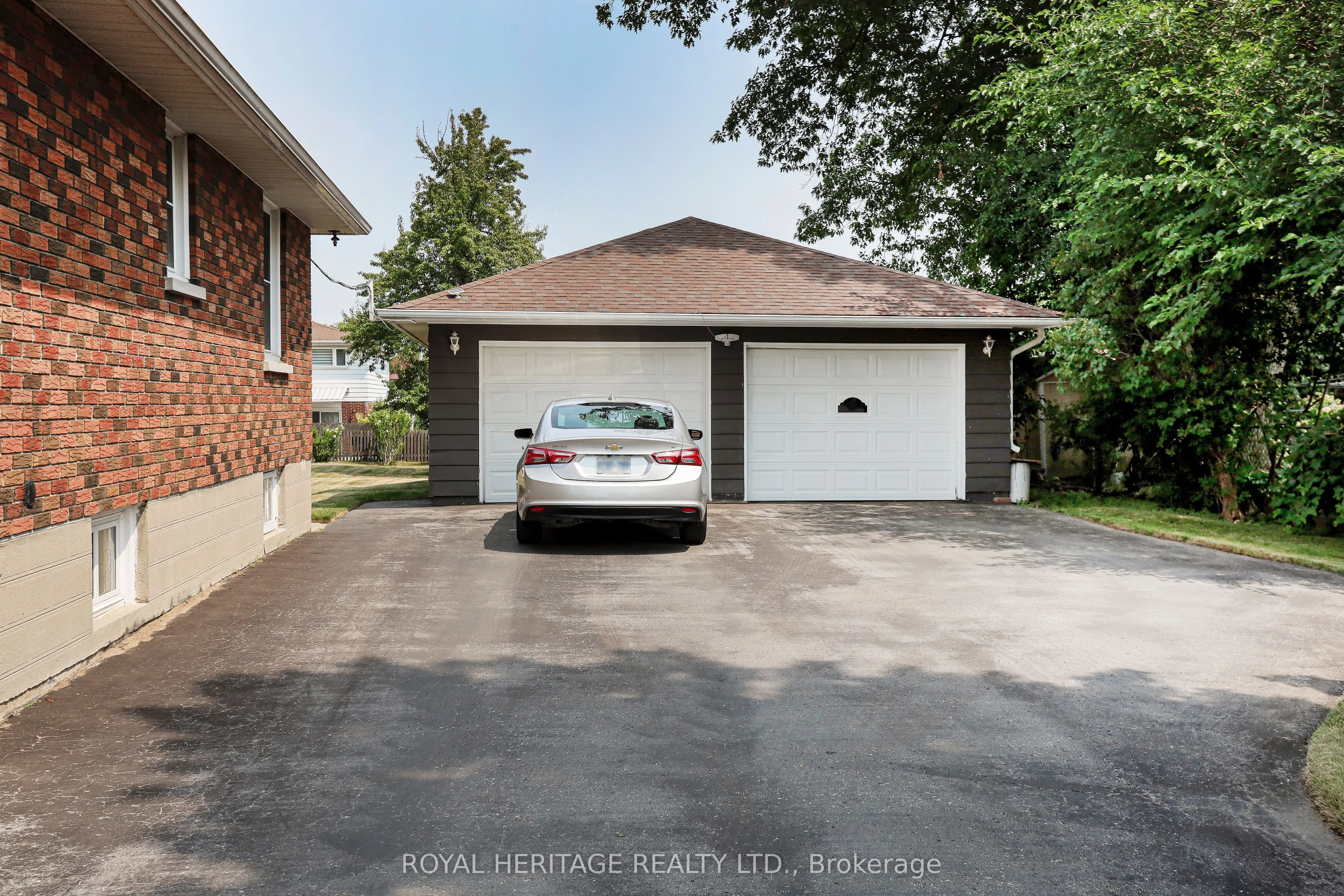 339 Nipigon Street E