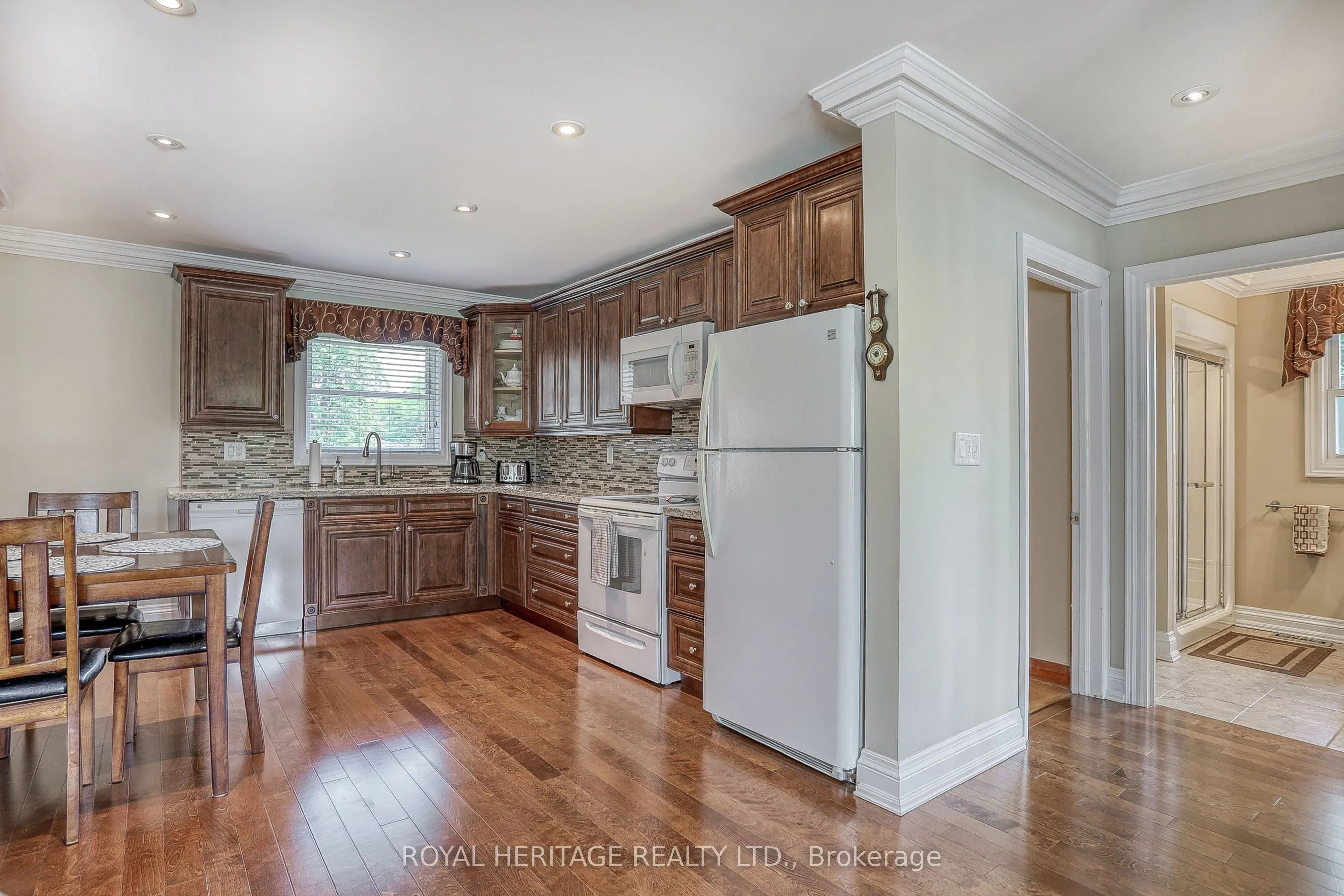 339 Nipigon Street E