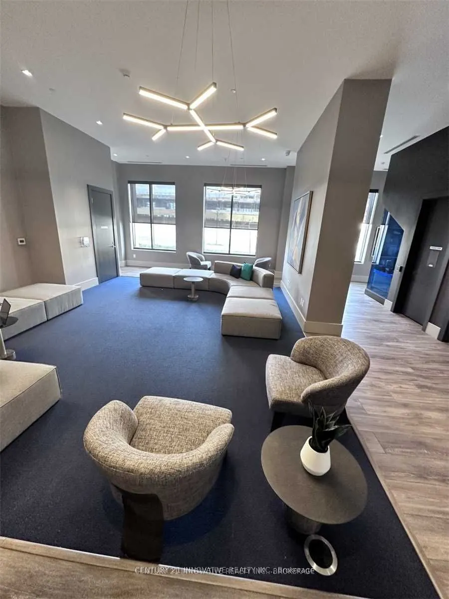 2550 Simcoe Street N, #709