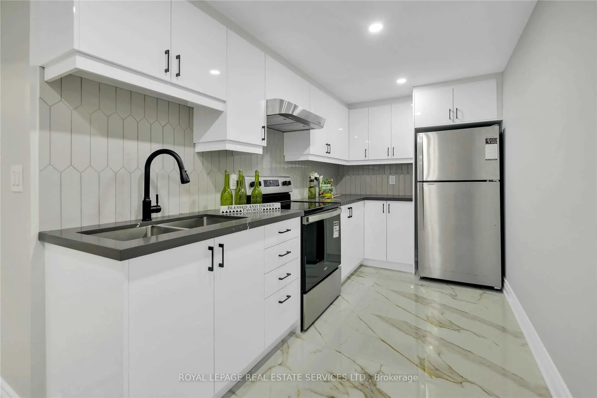 40 D'Arcy Magee Crescent, #Lower