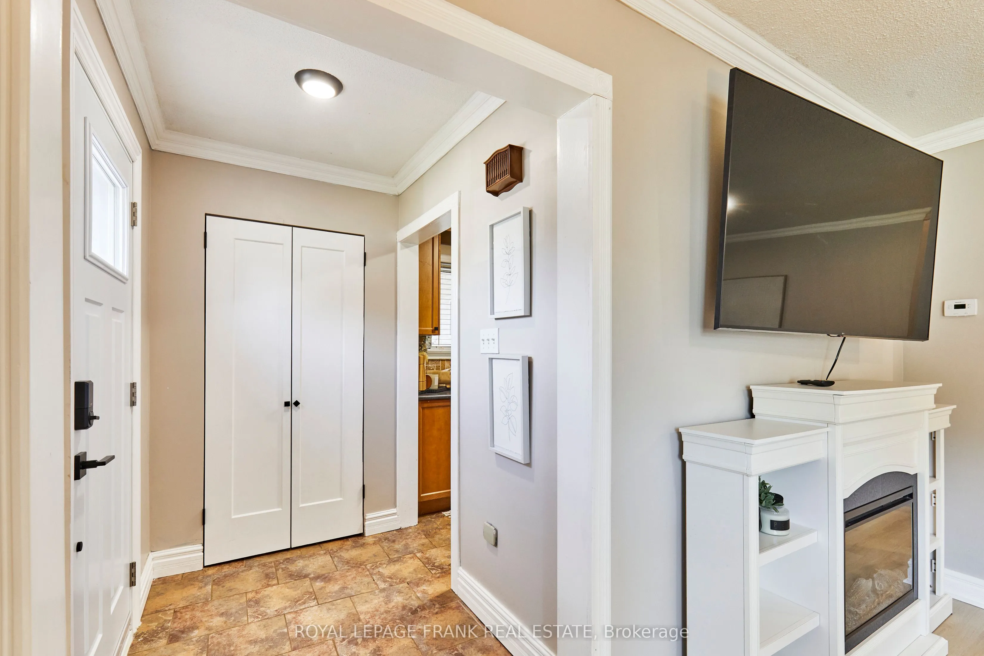 24 Roser Crescent