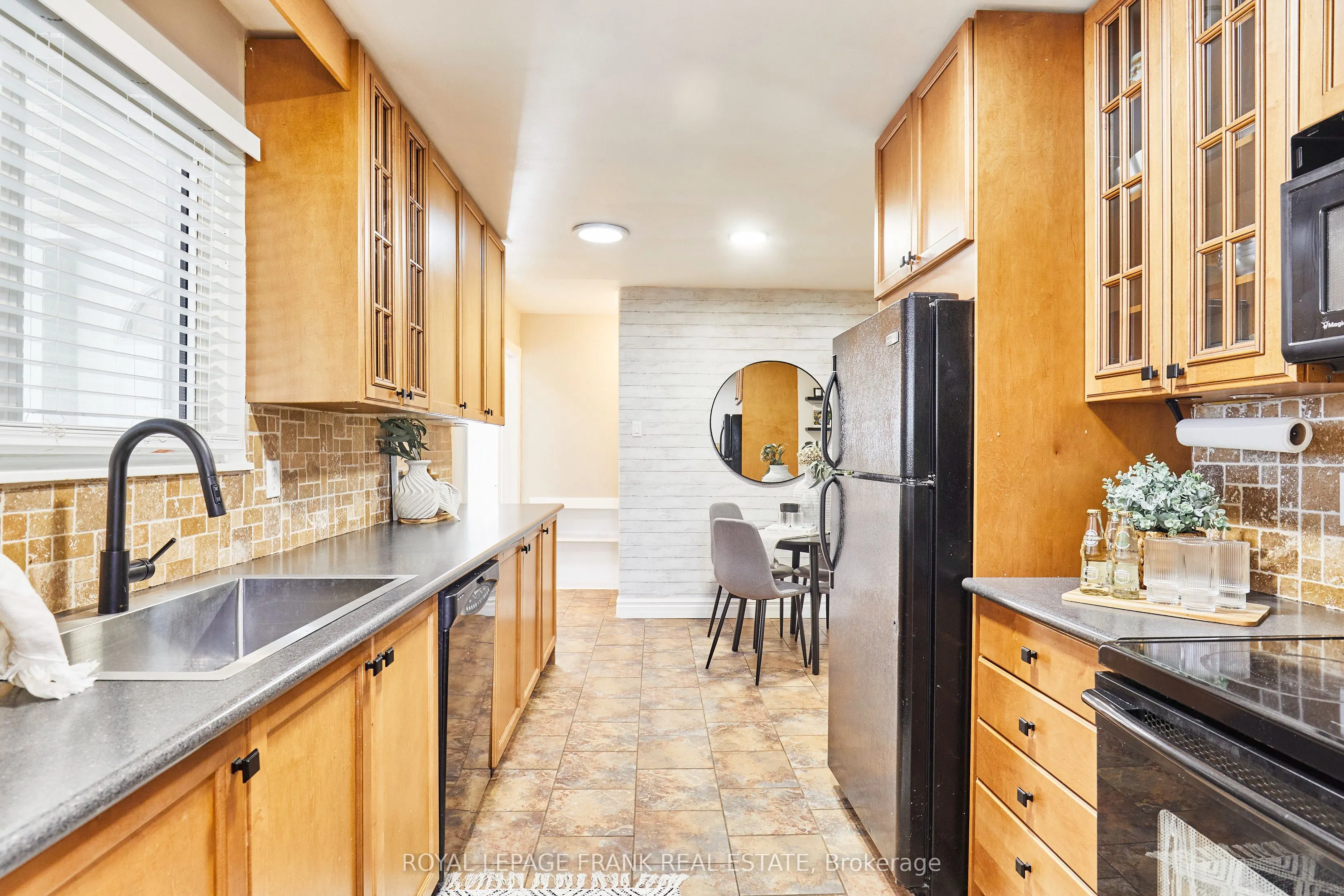 24 Roser Crescent