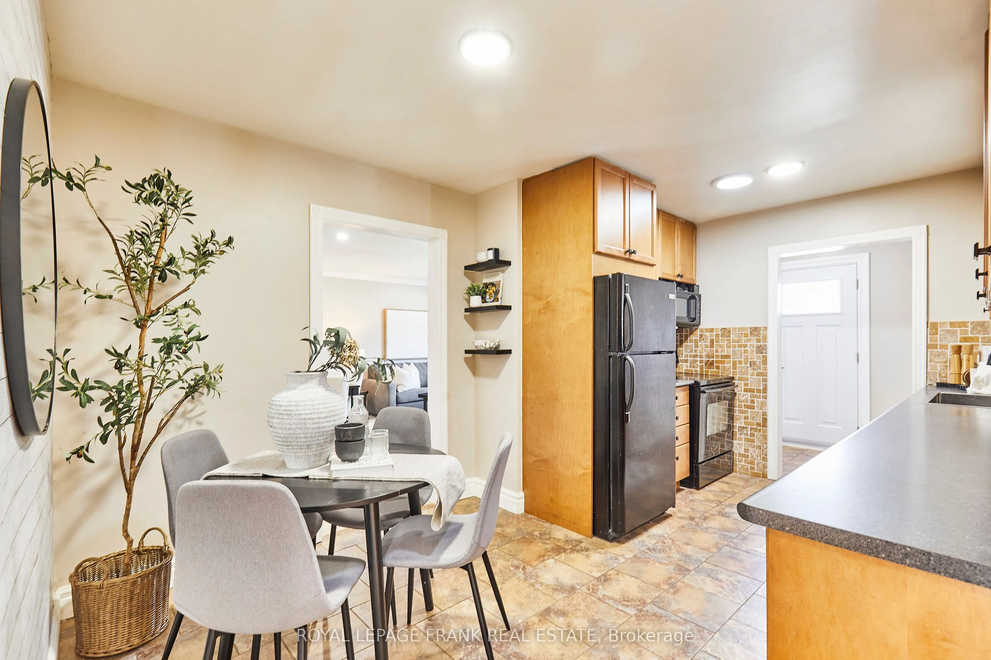 24 Roser Crescent
