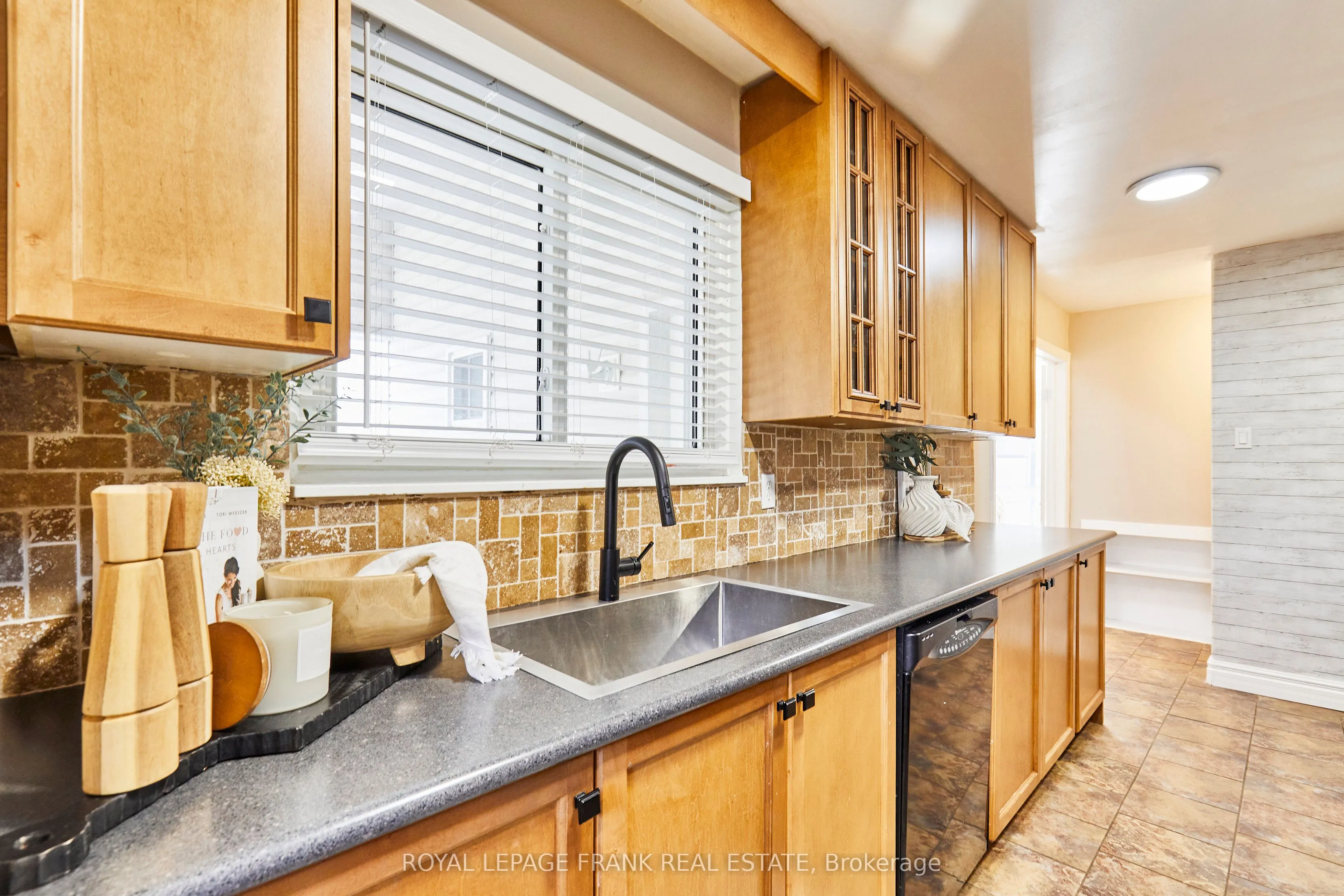 24 Roser Crescent