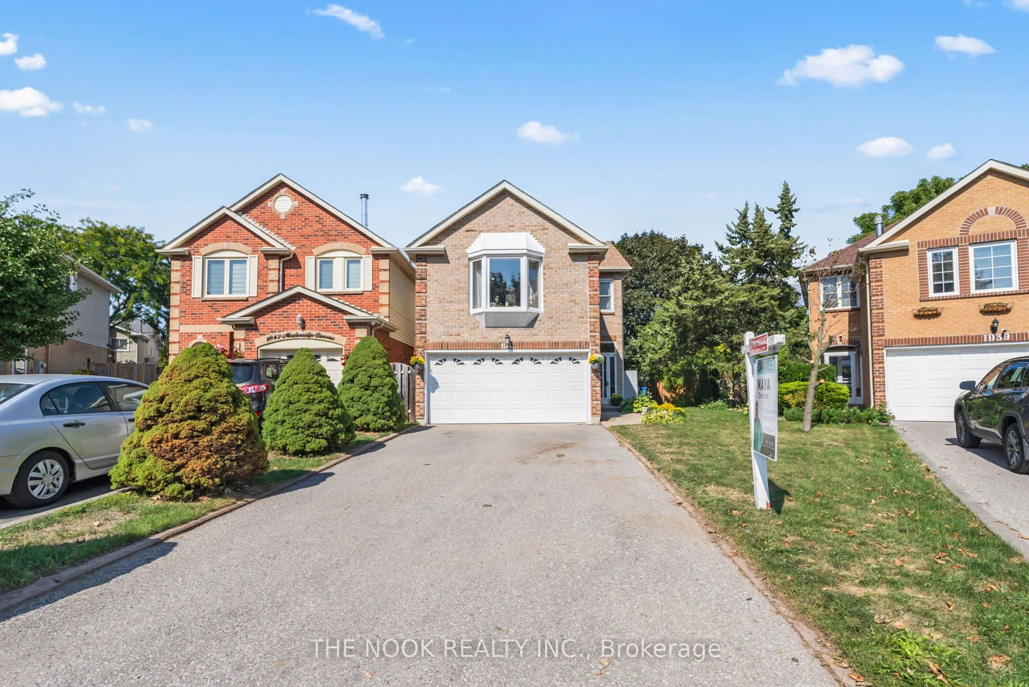 1041 Meadowridge Crescent