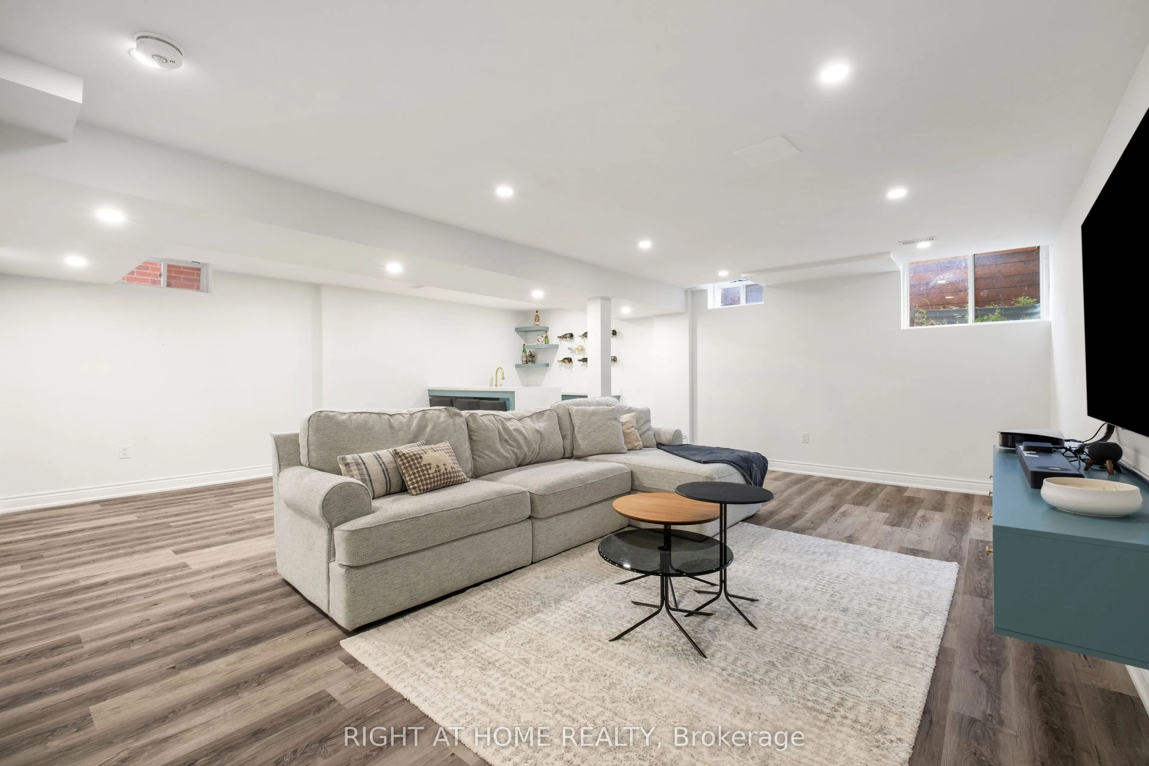 20b Leafield Street