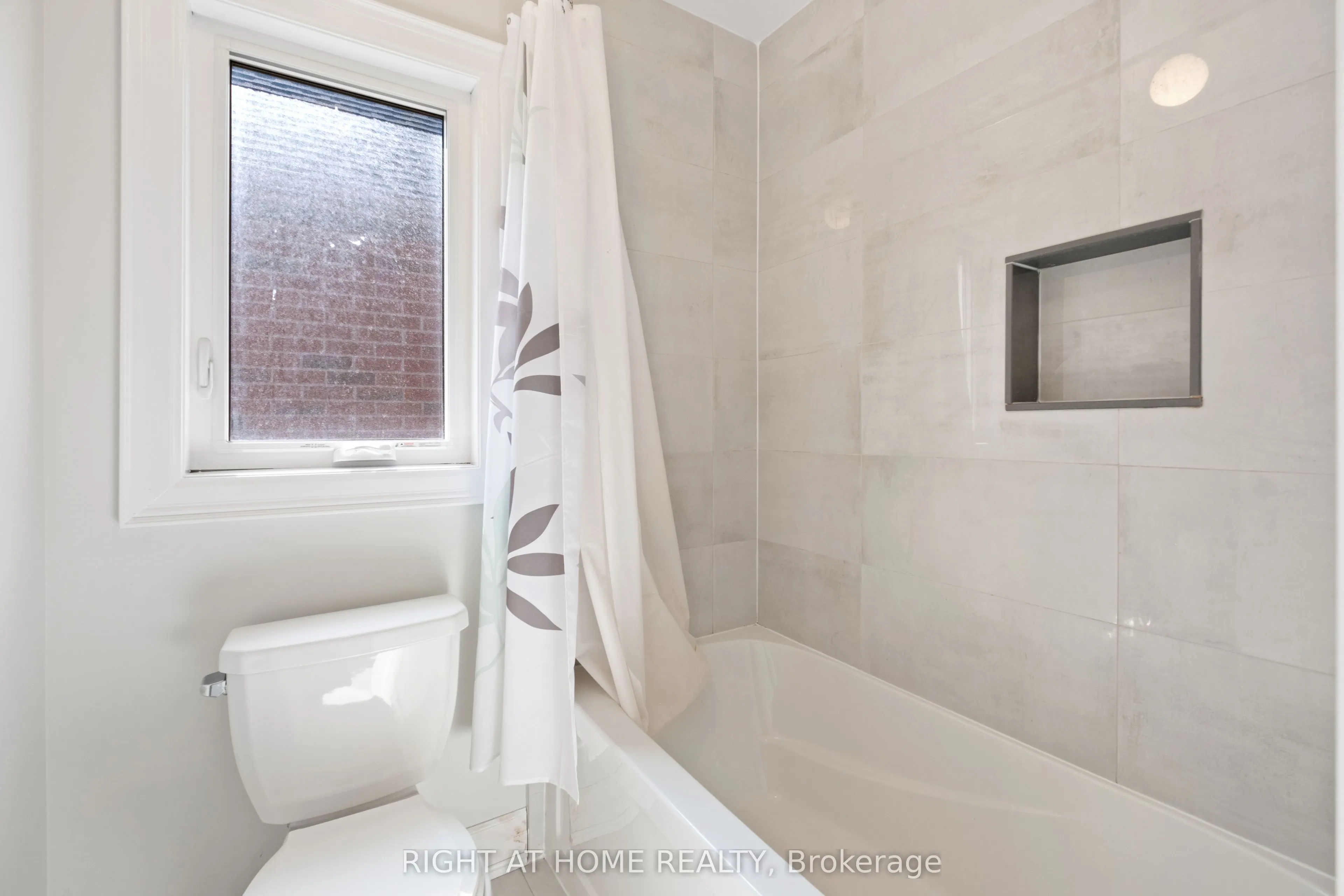 20b Leafield Street