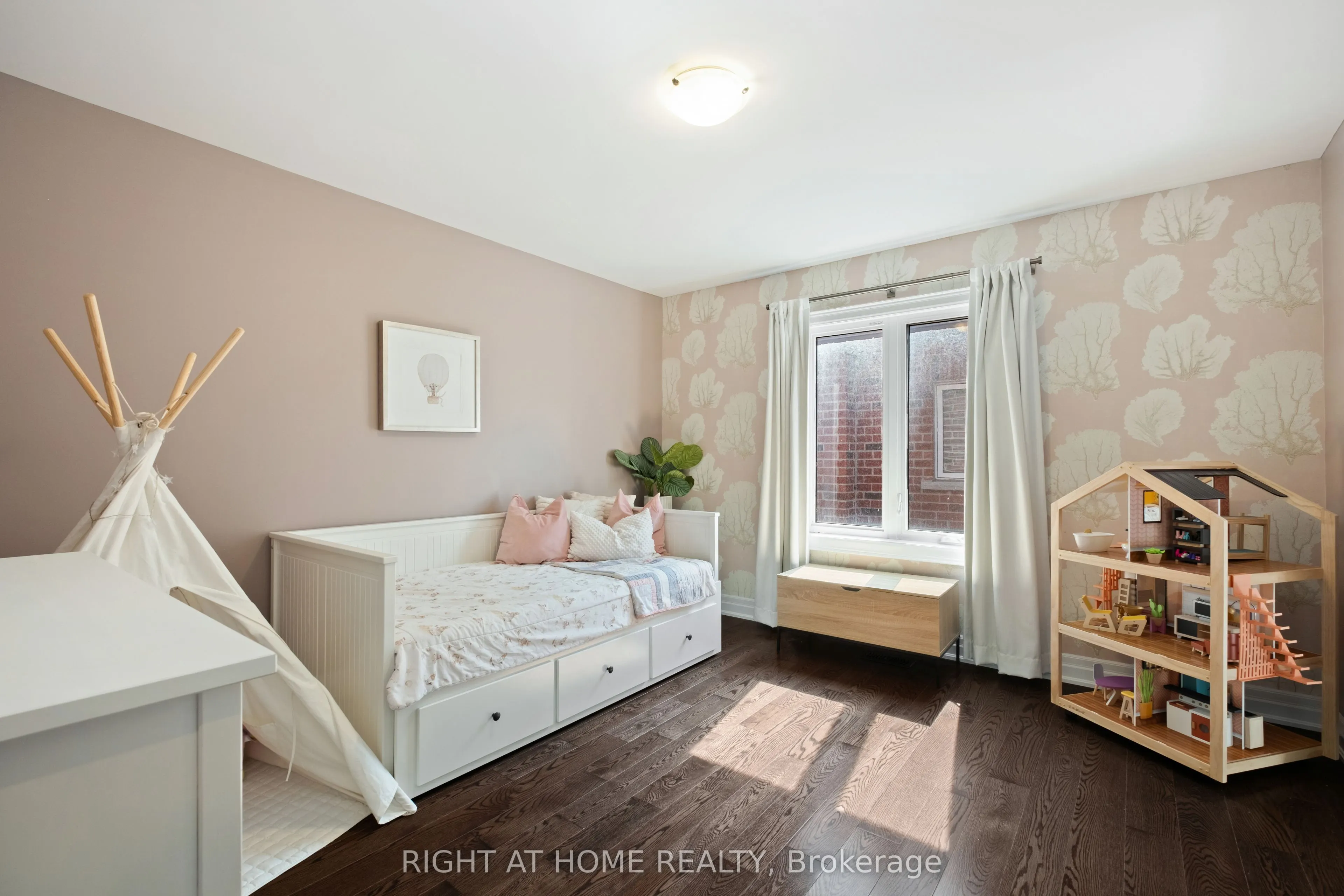 20b Leafield Street