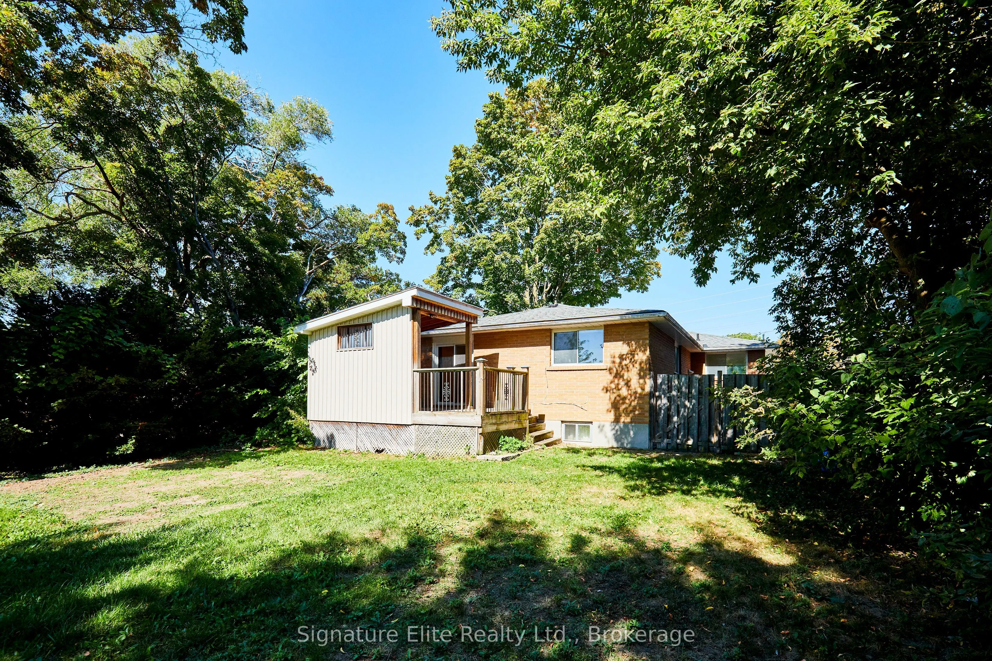 903 King Street E, #Main