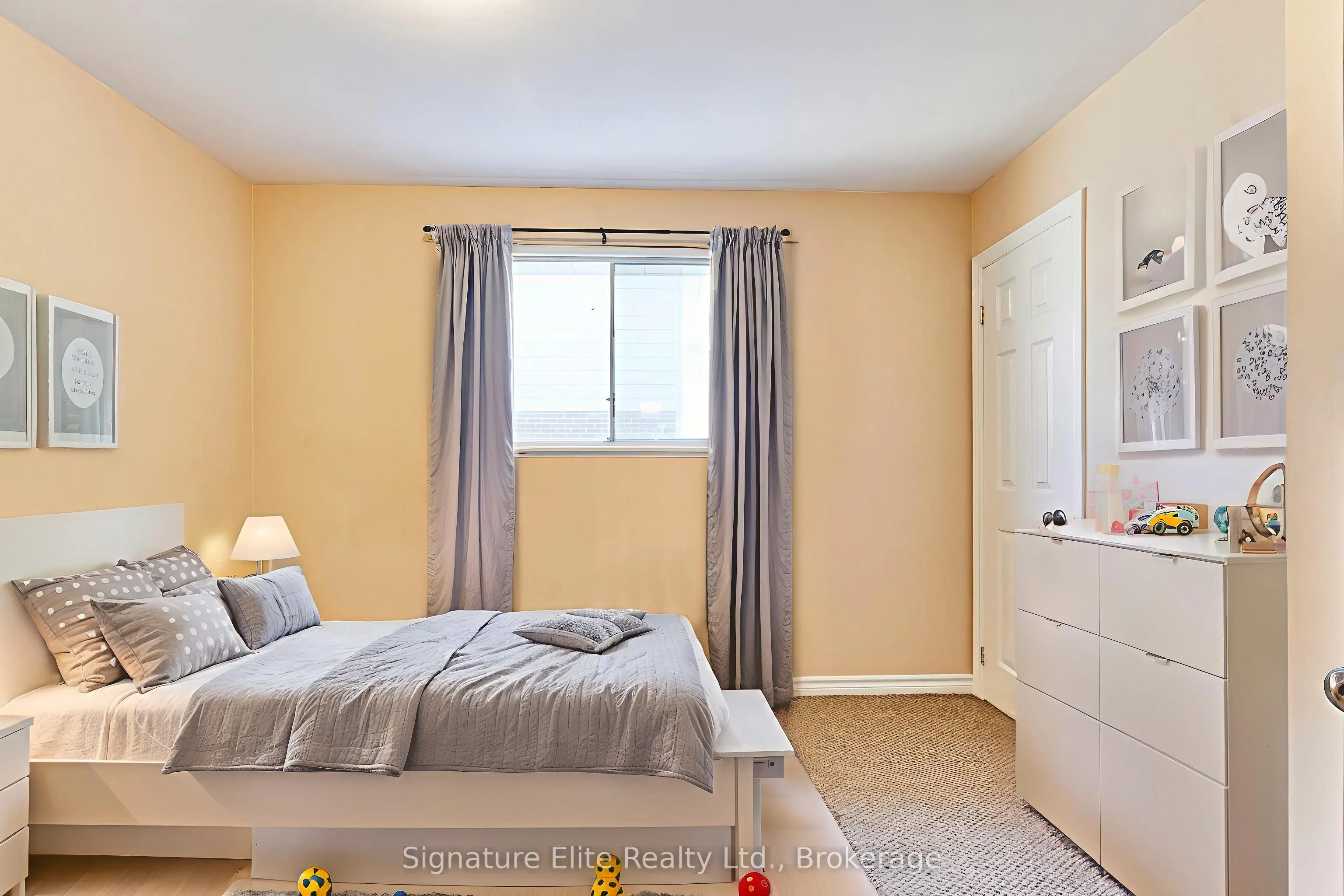 903 King Street E, #Main