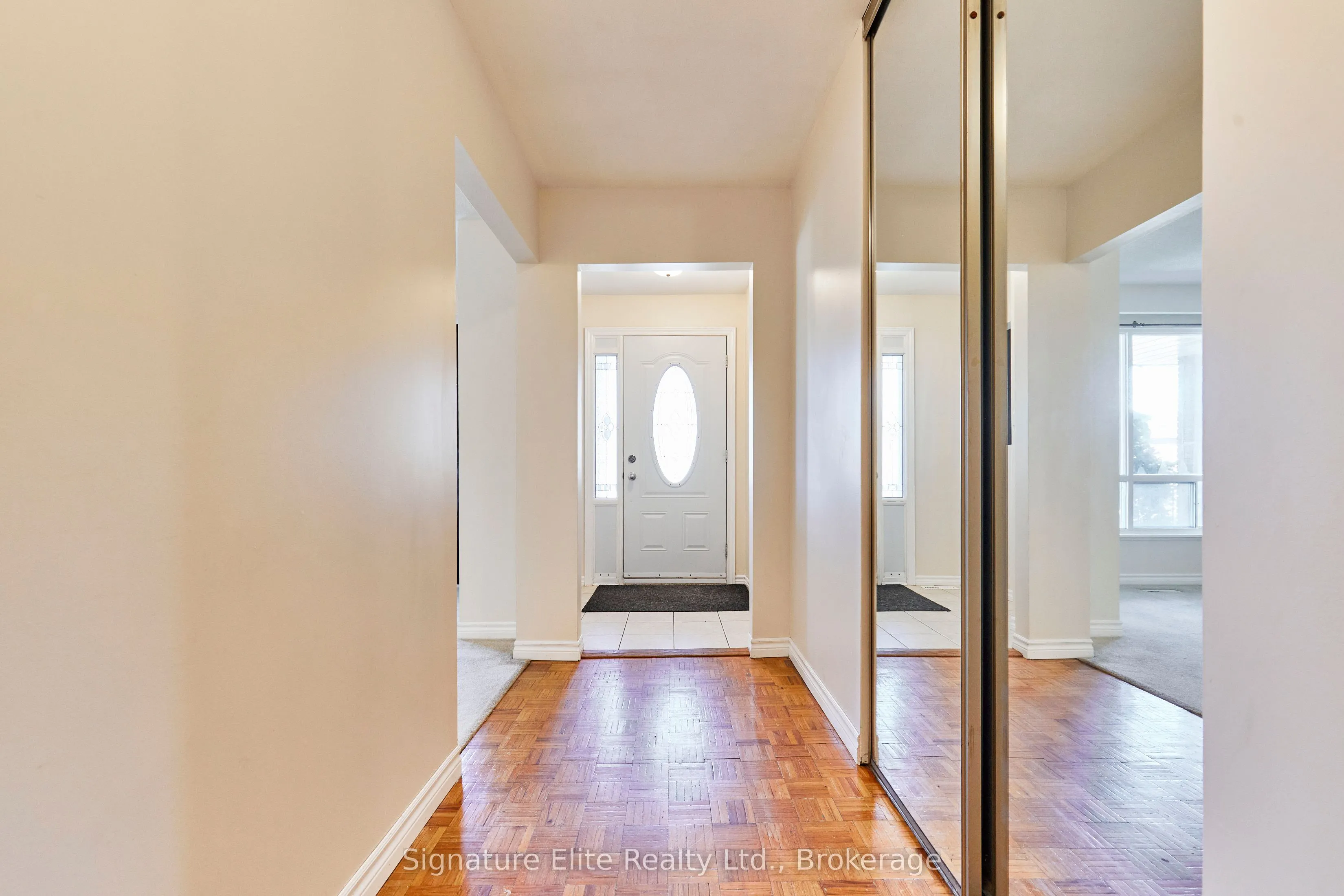 903 King Street E, #Main
