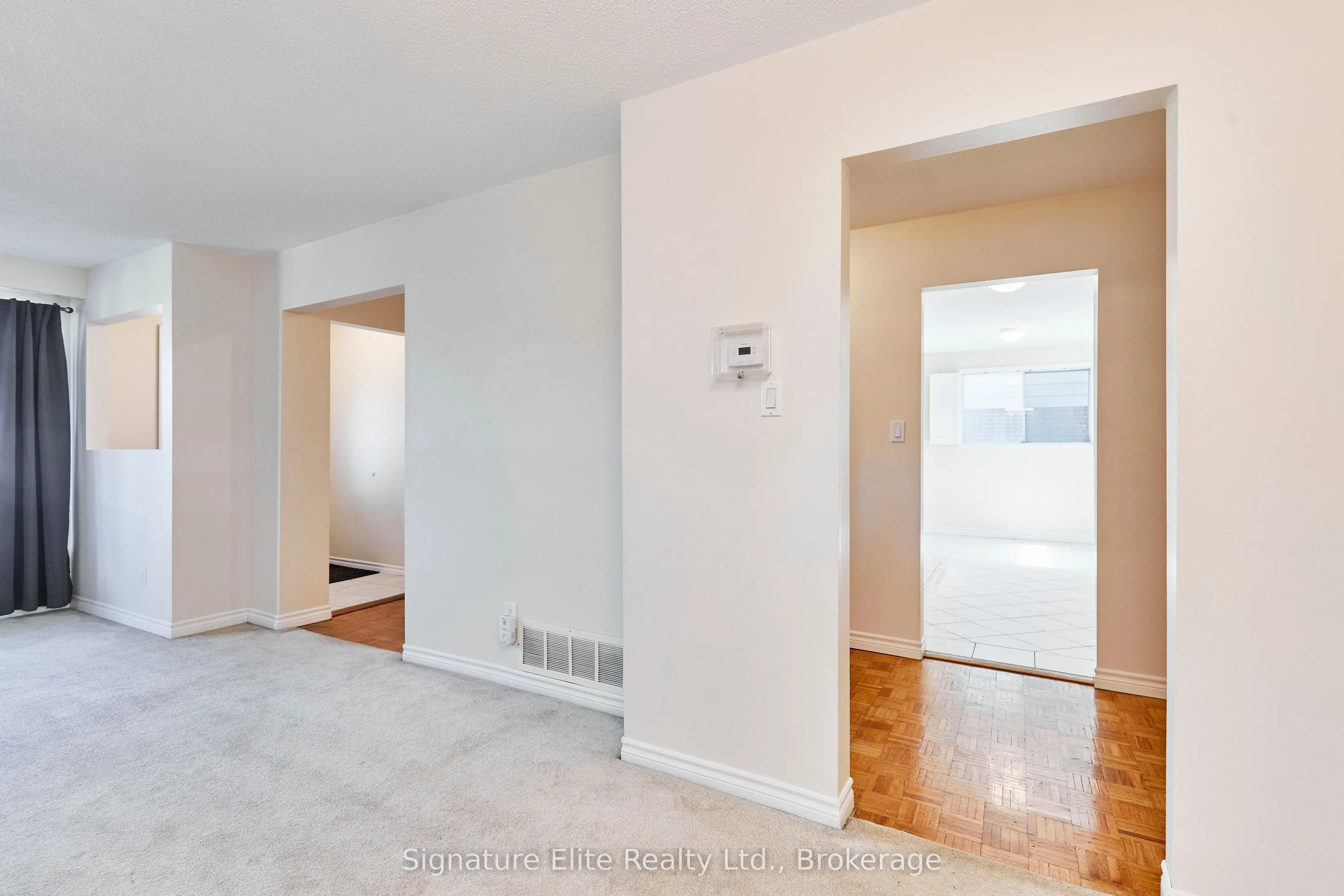 903 King Street E, #Main