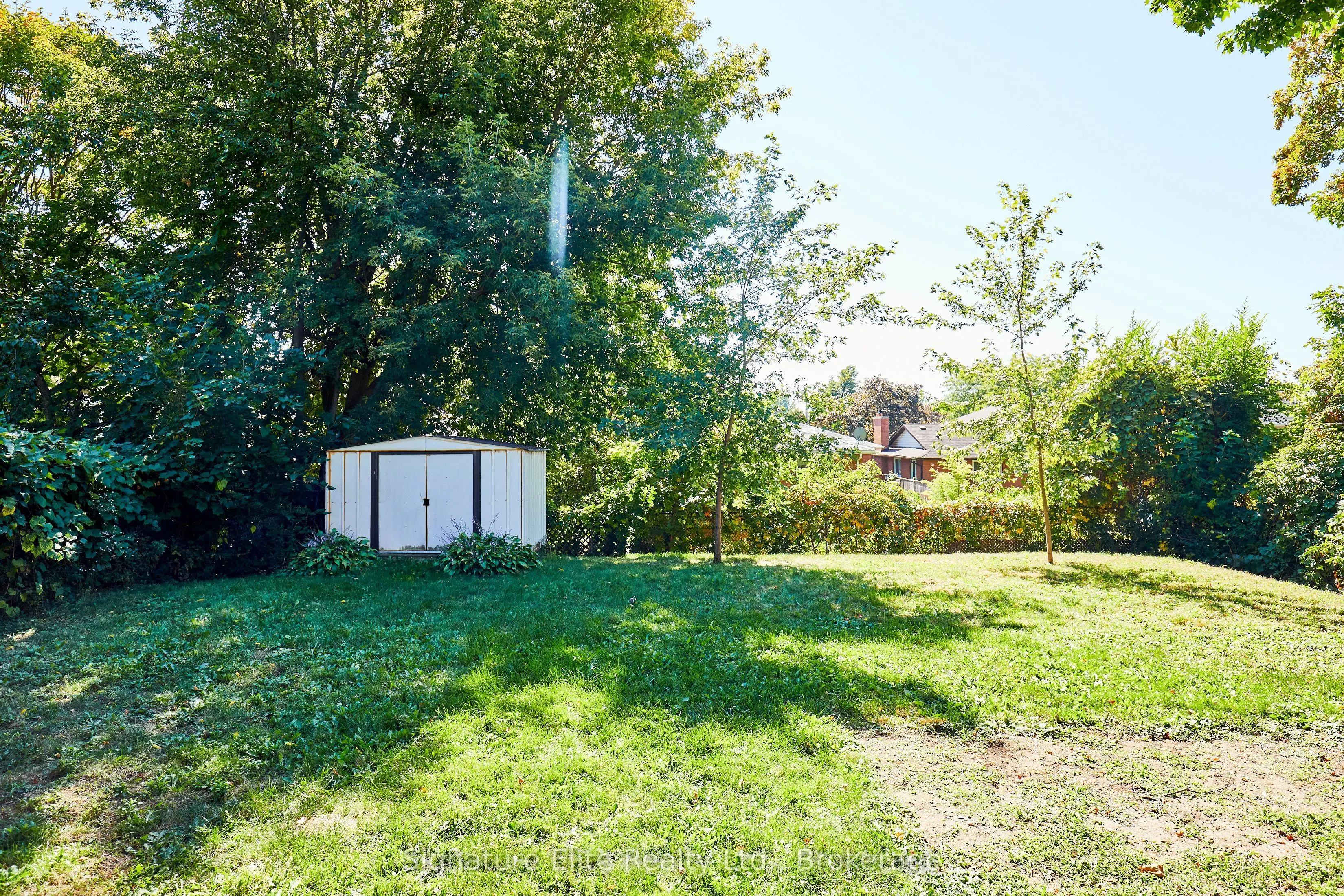 903 King Street E, #Main