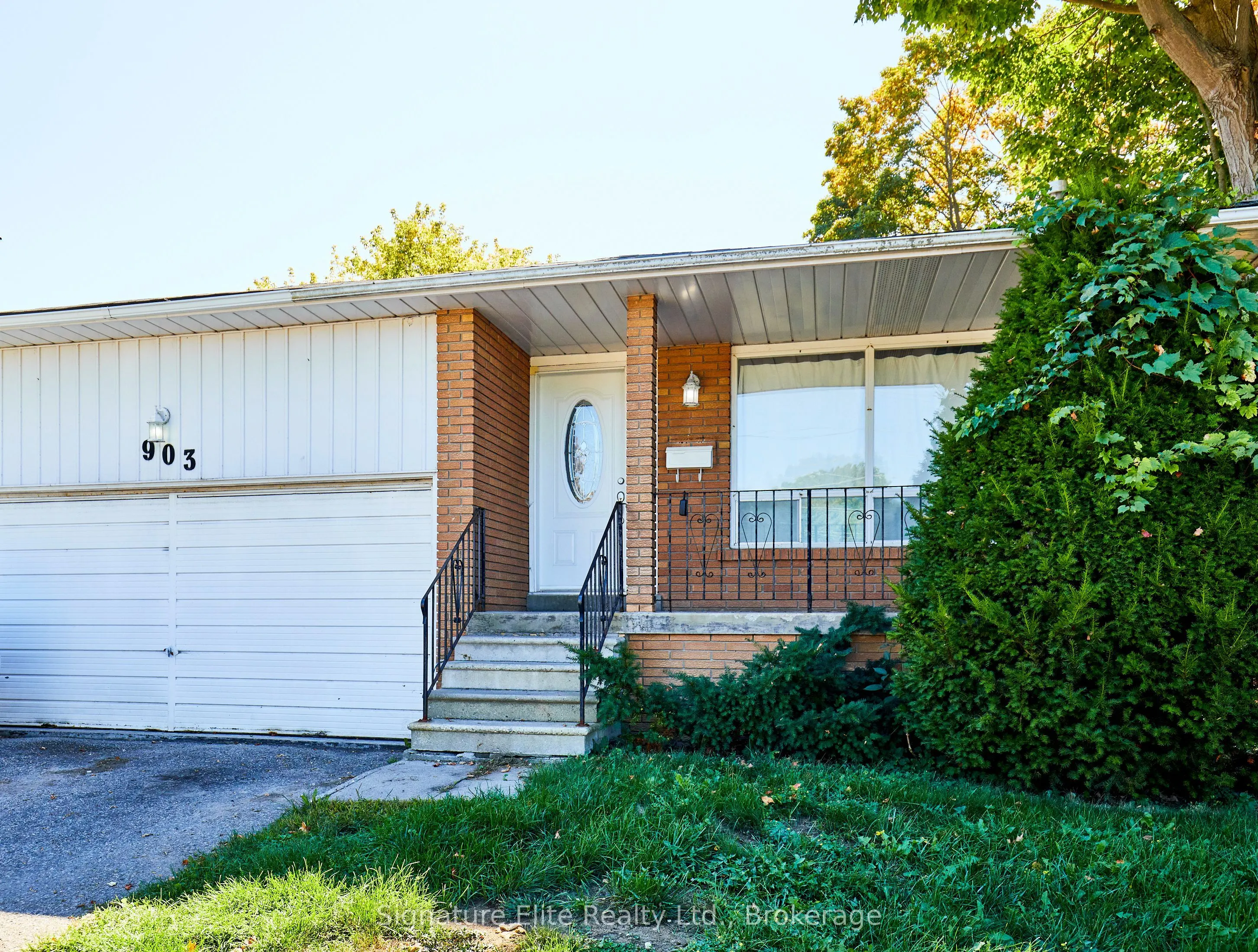 903 King Street E, #Main