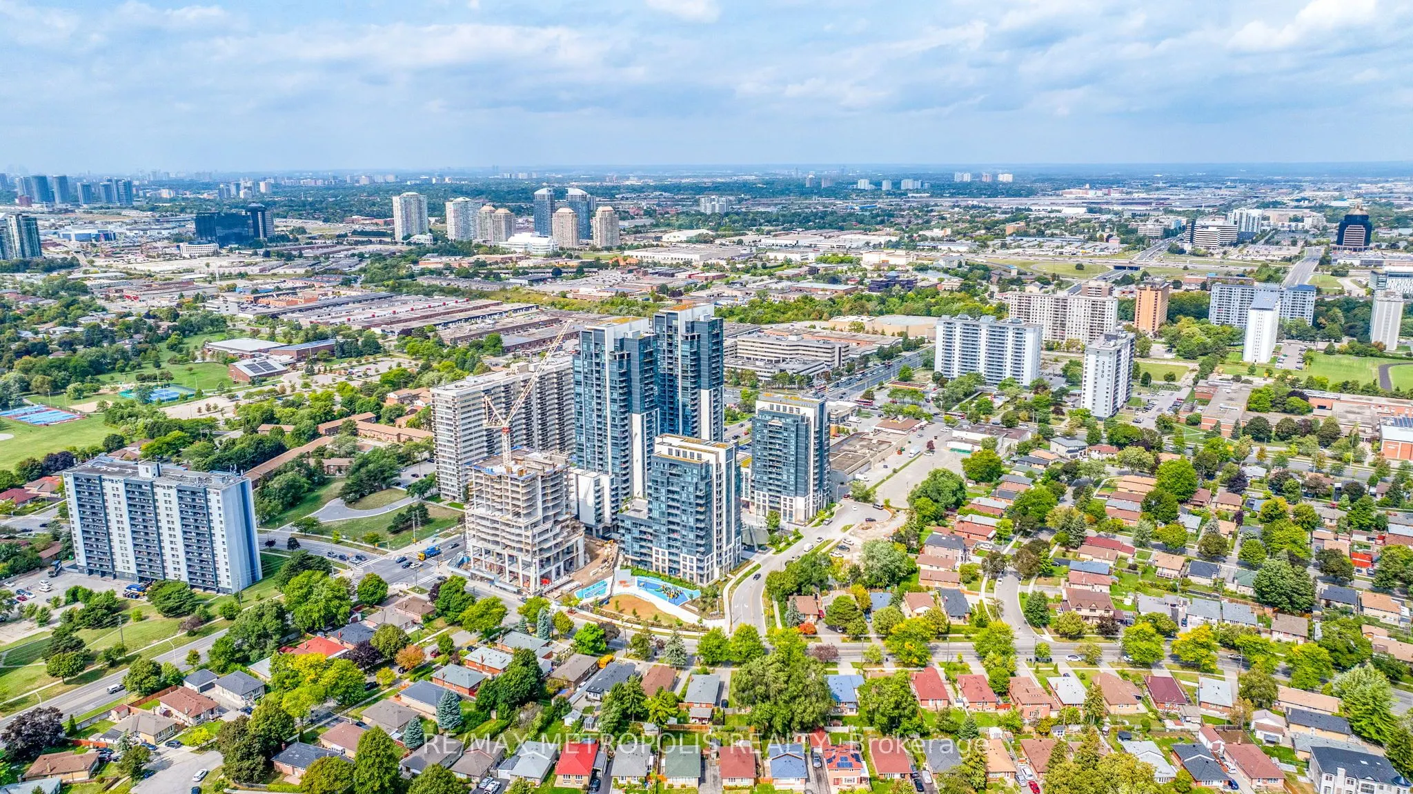10 Meadowglen Place, #403