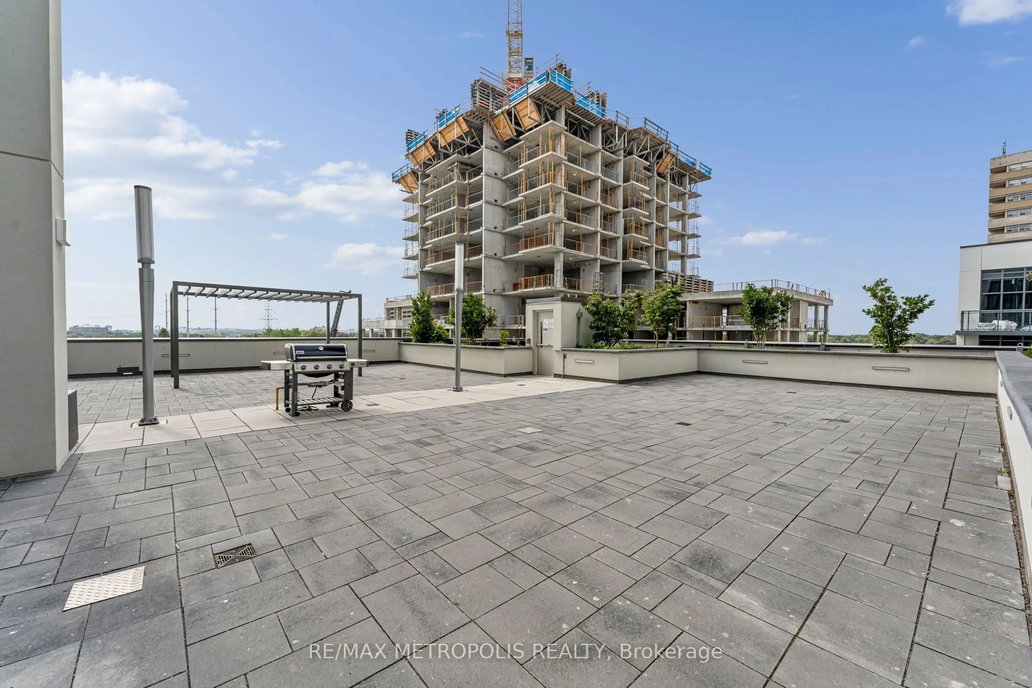 10 Meadowglen Place, #403