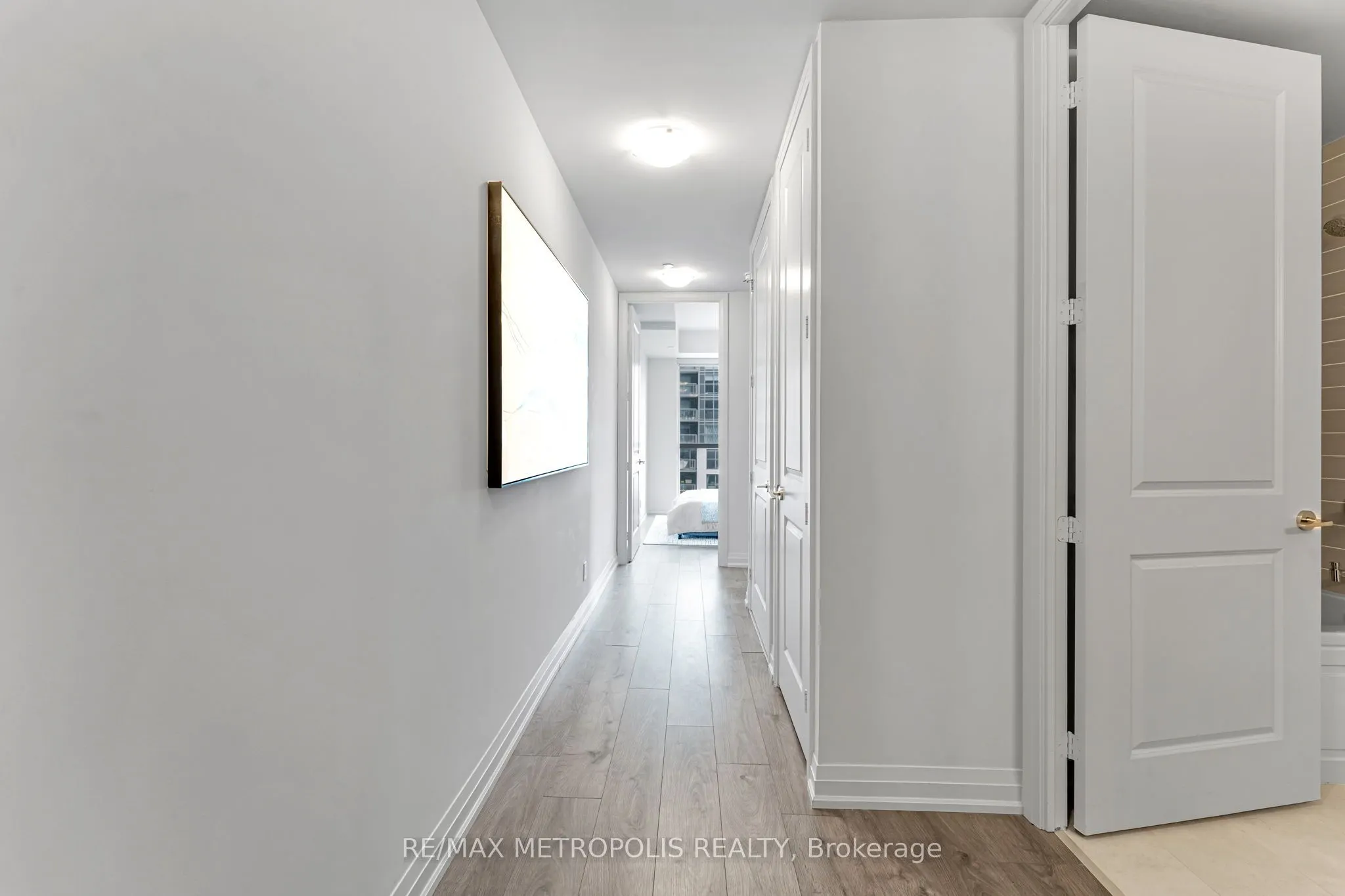 10 Meadowglen Place, #403