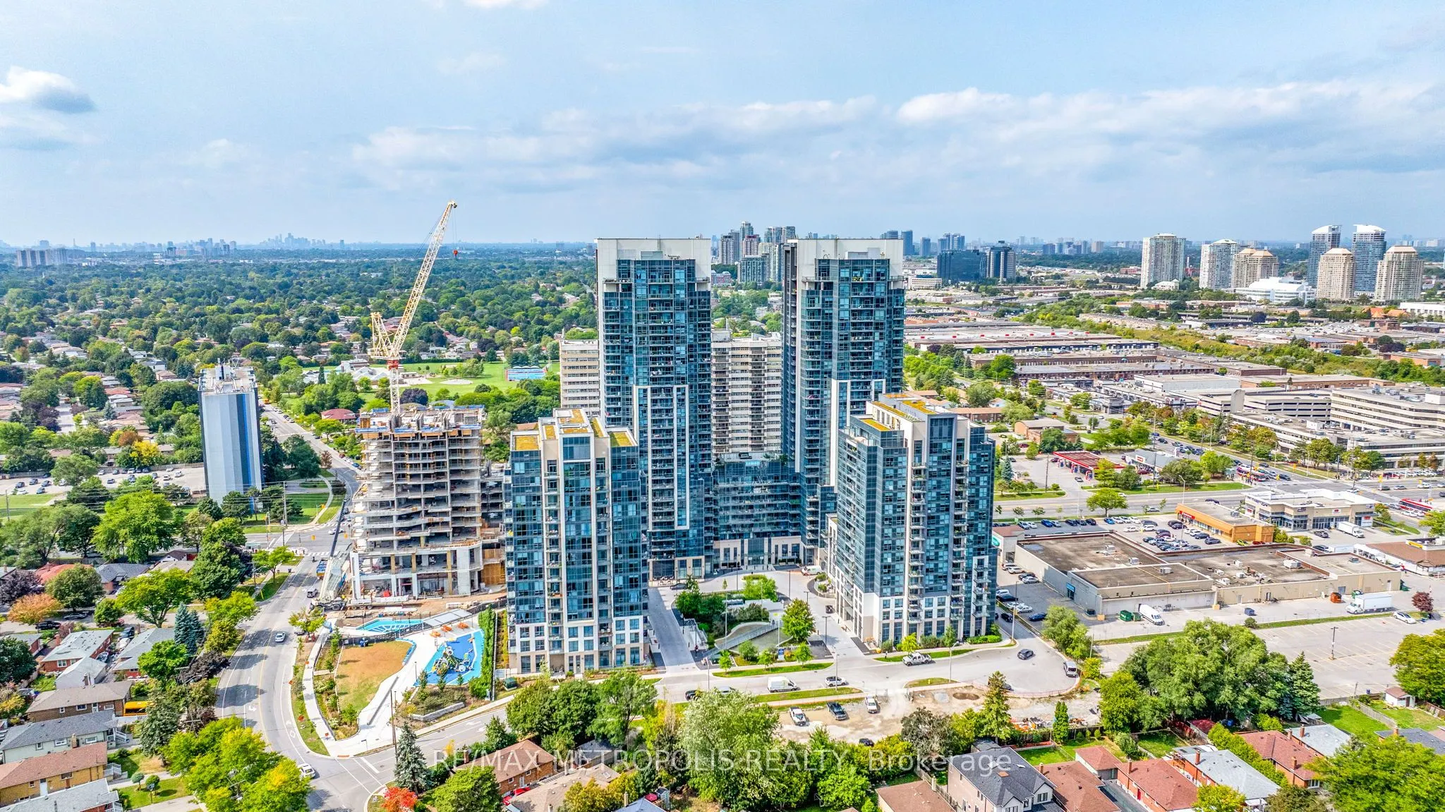 10 Meadowglen Place, #403