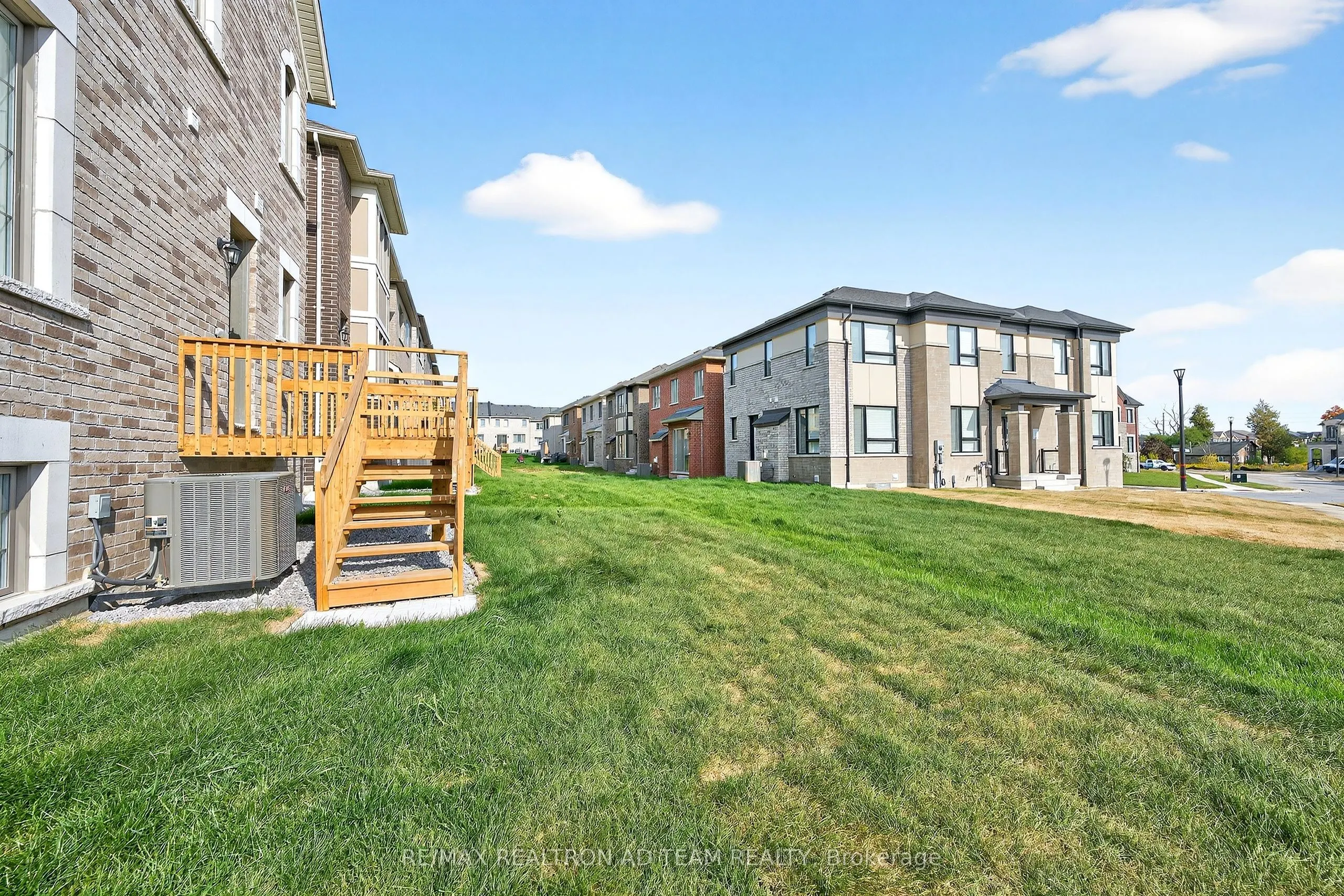 3338 Marchington Square