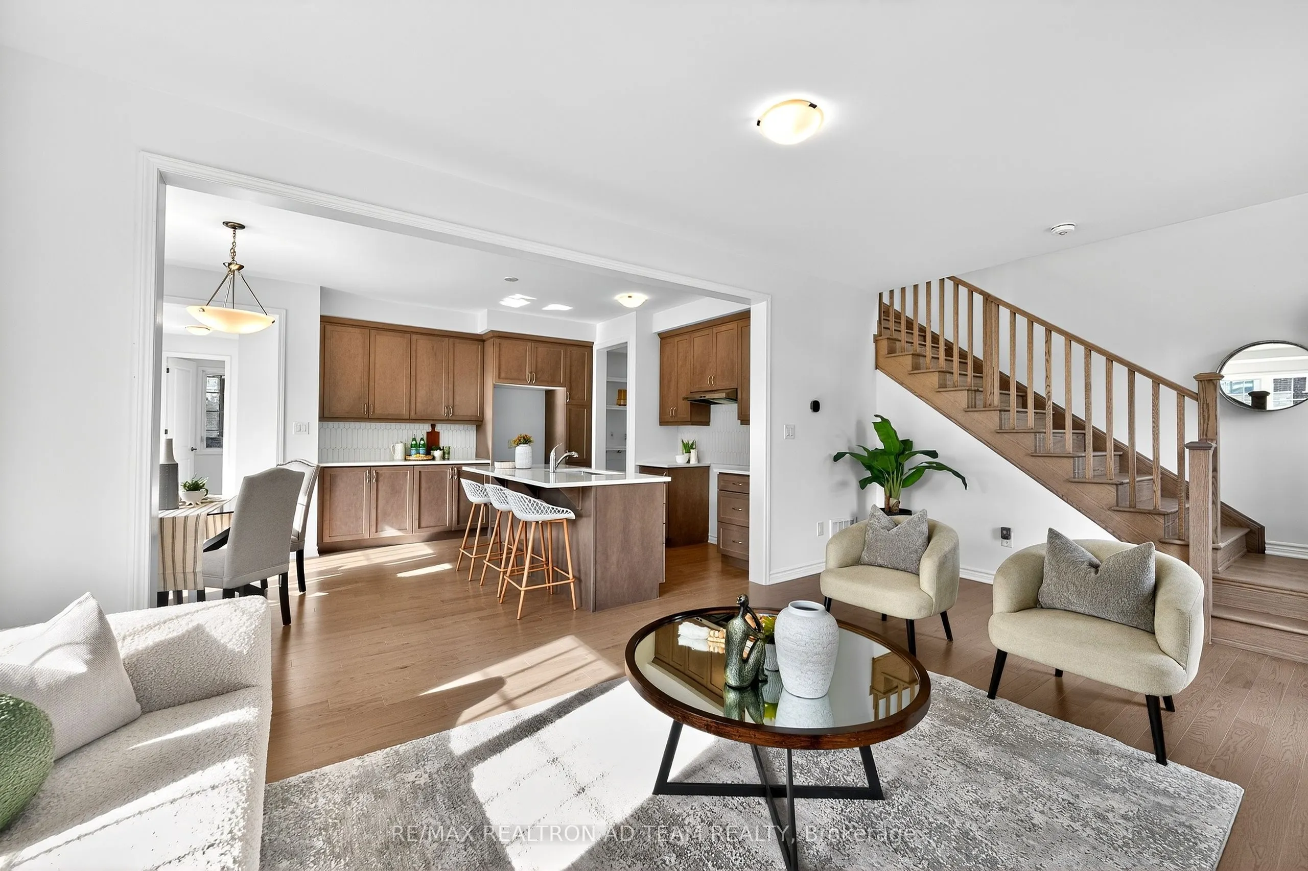 3338 Marchington Square