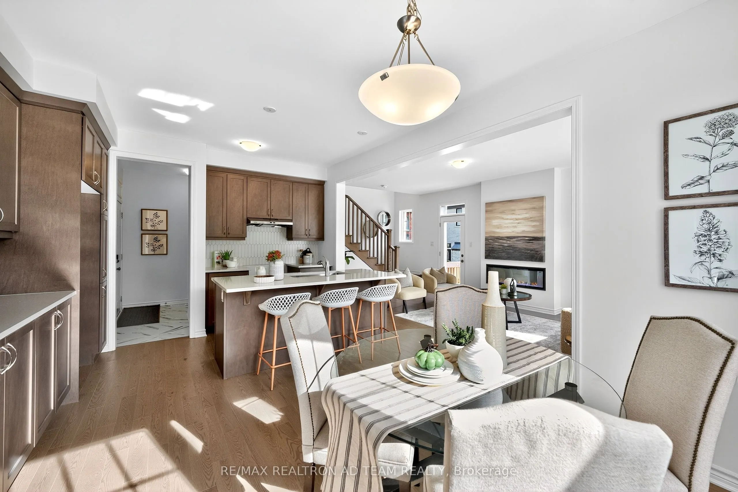 3338 Marchington Square