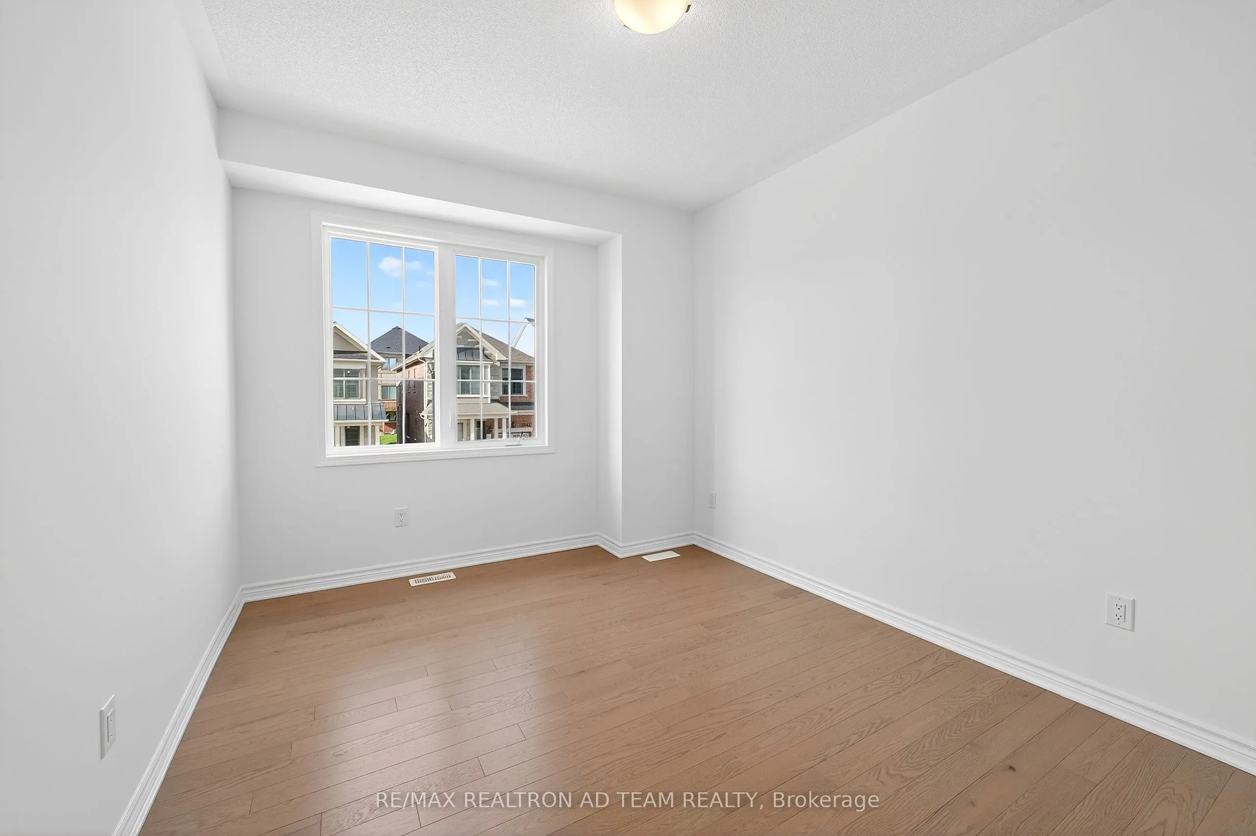3338 Marchington Square