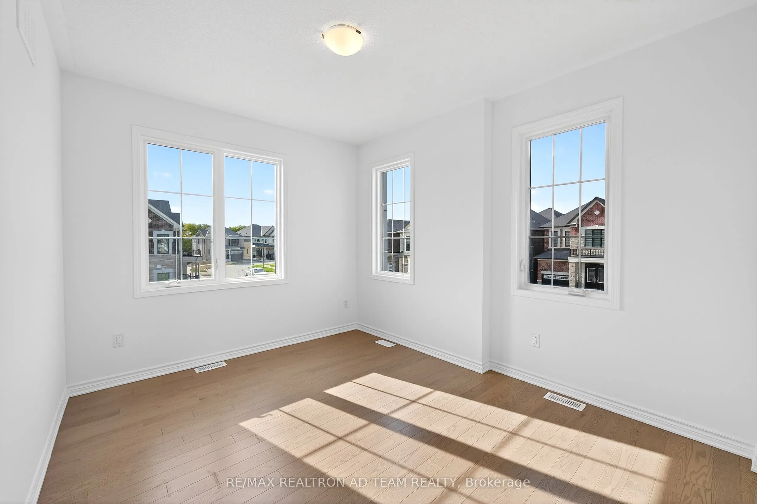 3338 Marchington Square