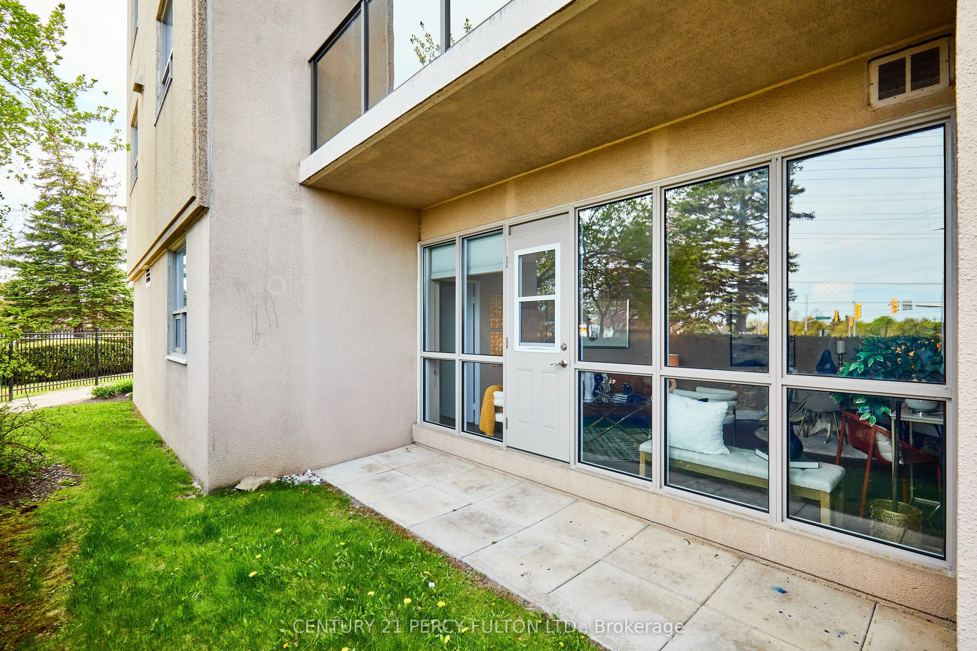 2 Westney Road N, #102