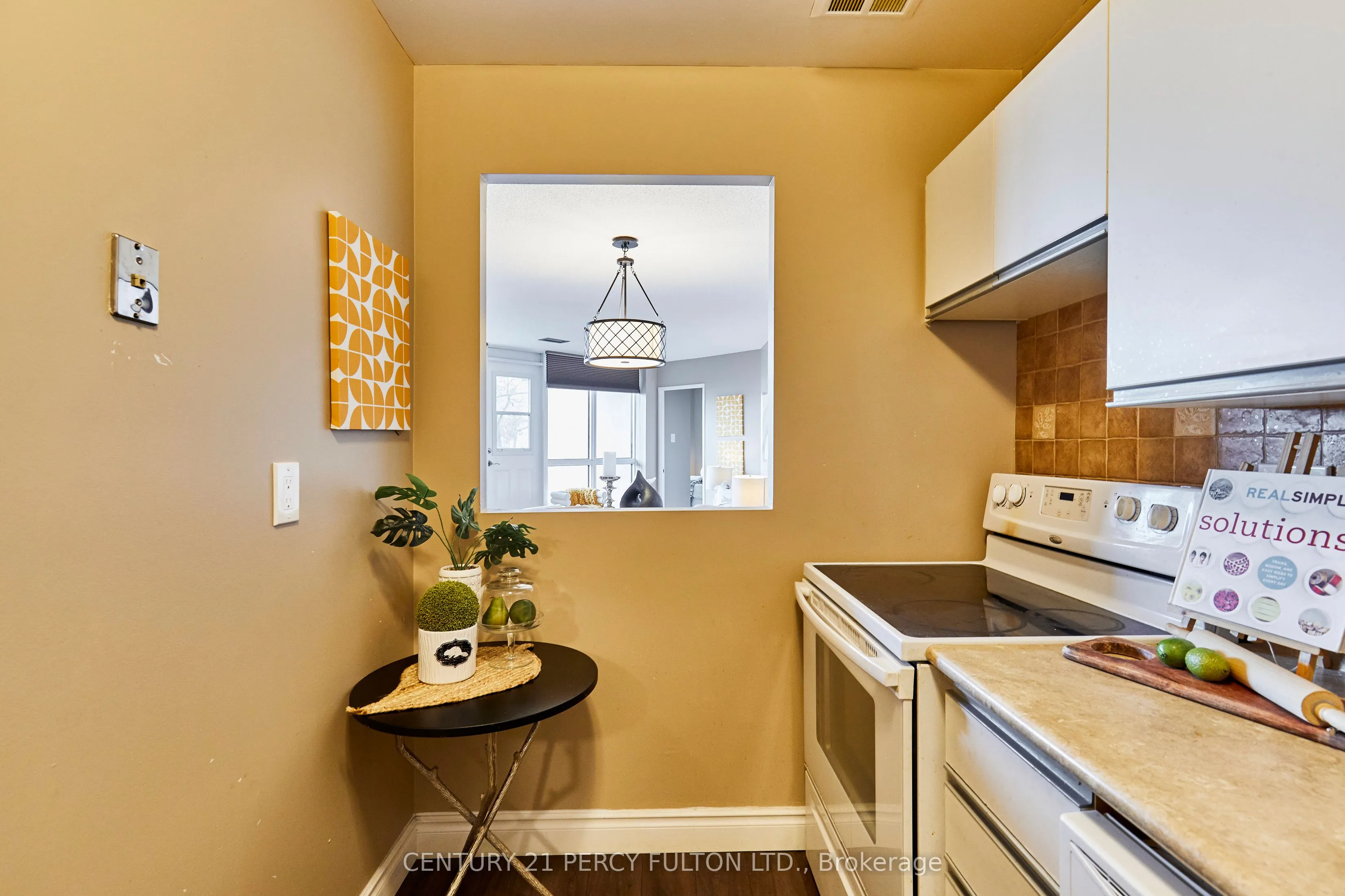 2 Westney Road N, #102