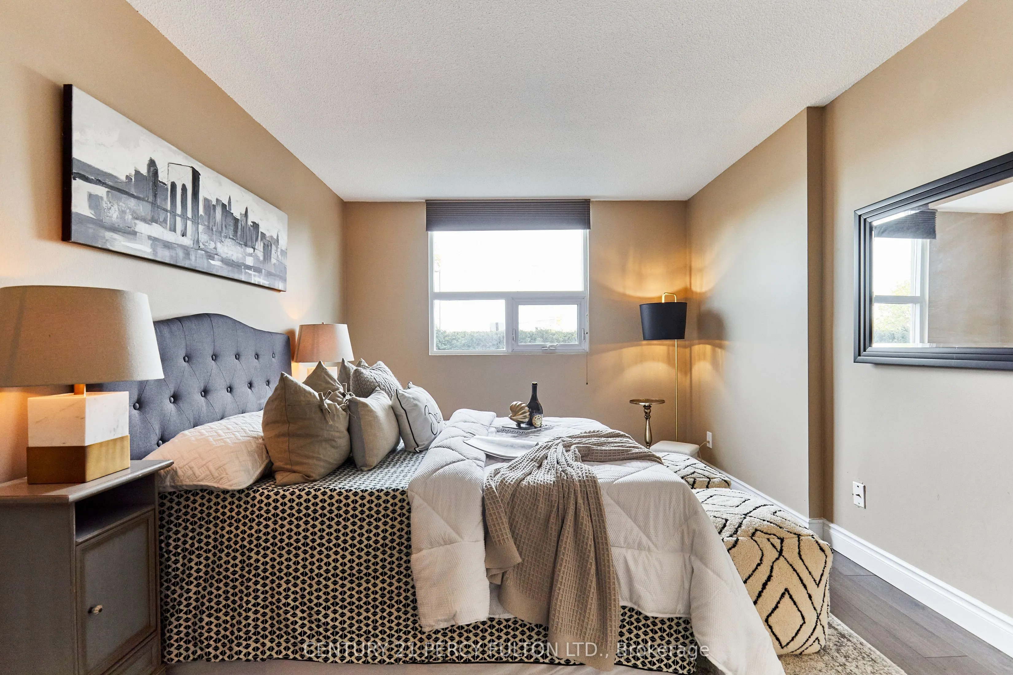 2 Westney Road N, #102
