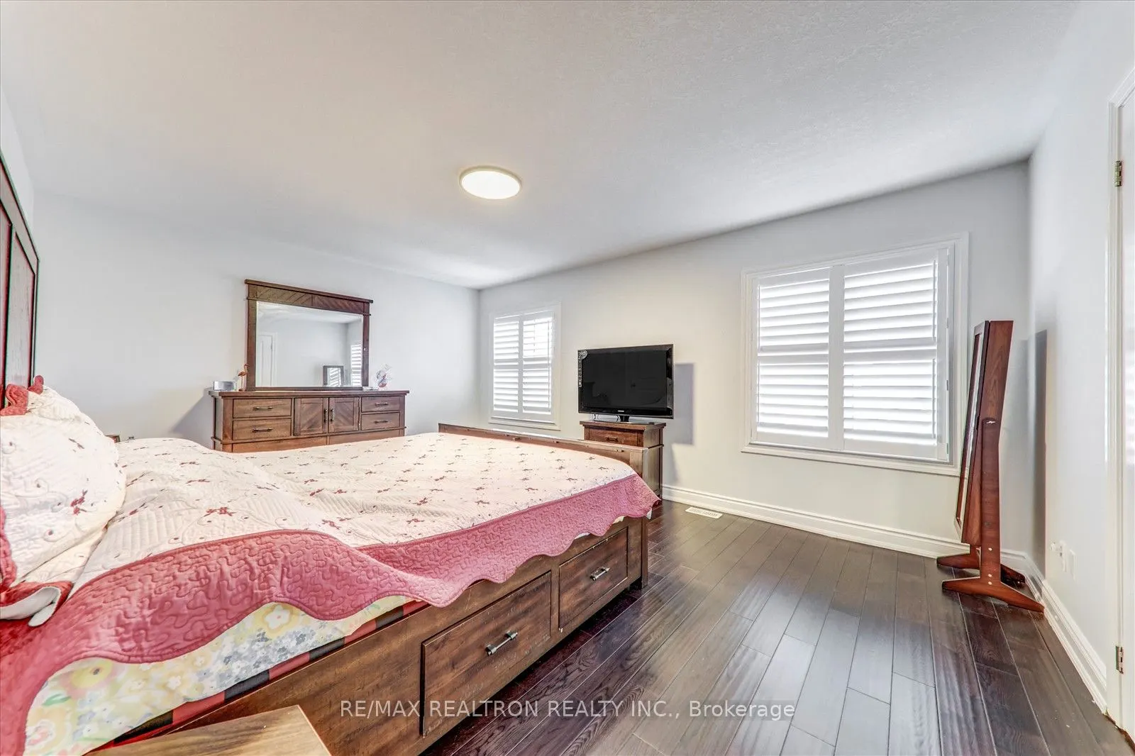 112 Fred Jackman Avenue