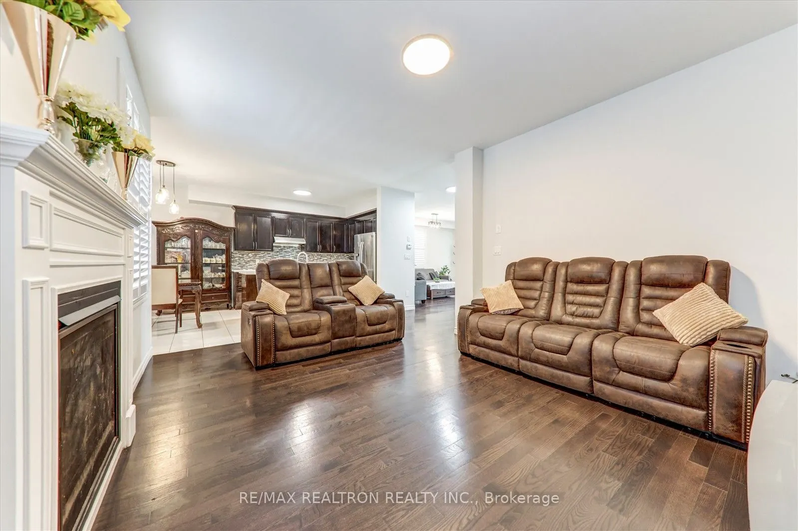 112 Fred Jackman Avenue