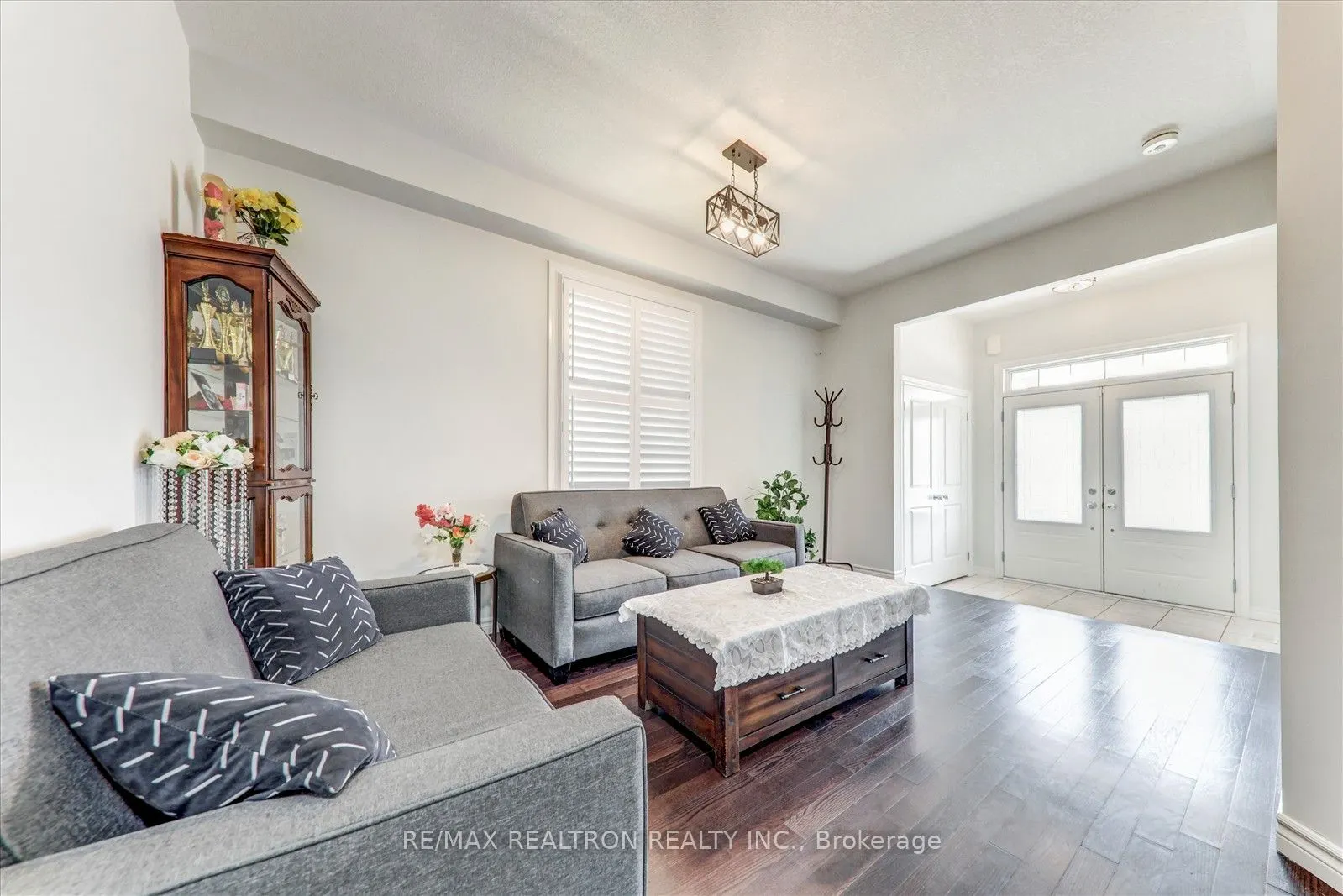 112 Fred Jackman Avenue