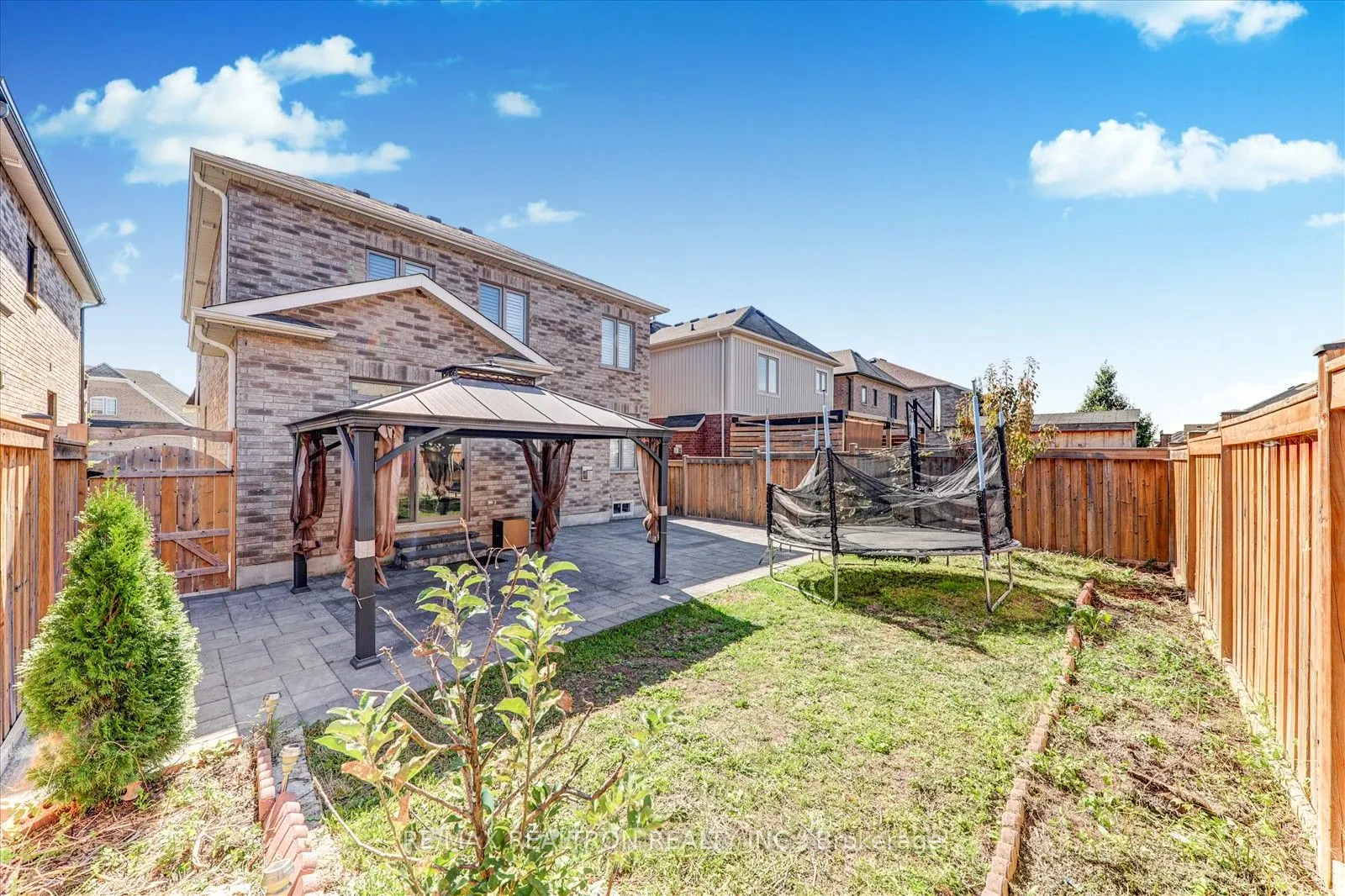 112 Fred Jackman Avenue