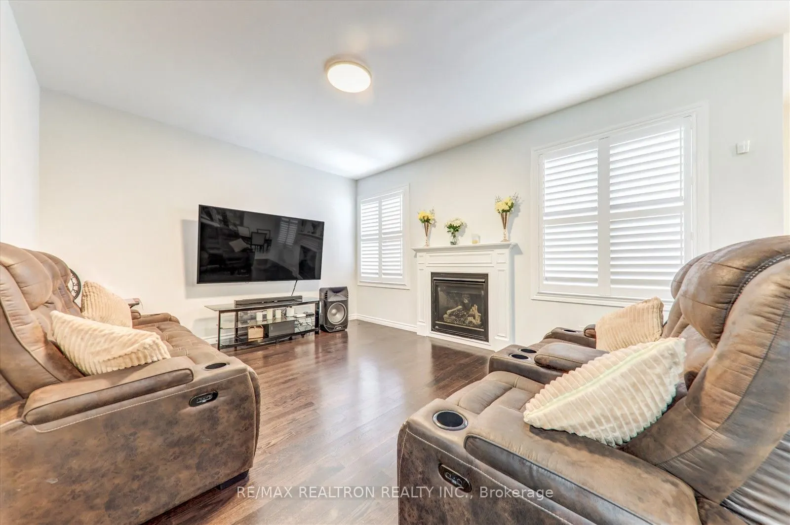 112 Fred Jackman Avenue