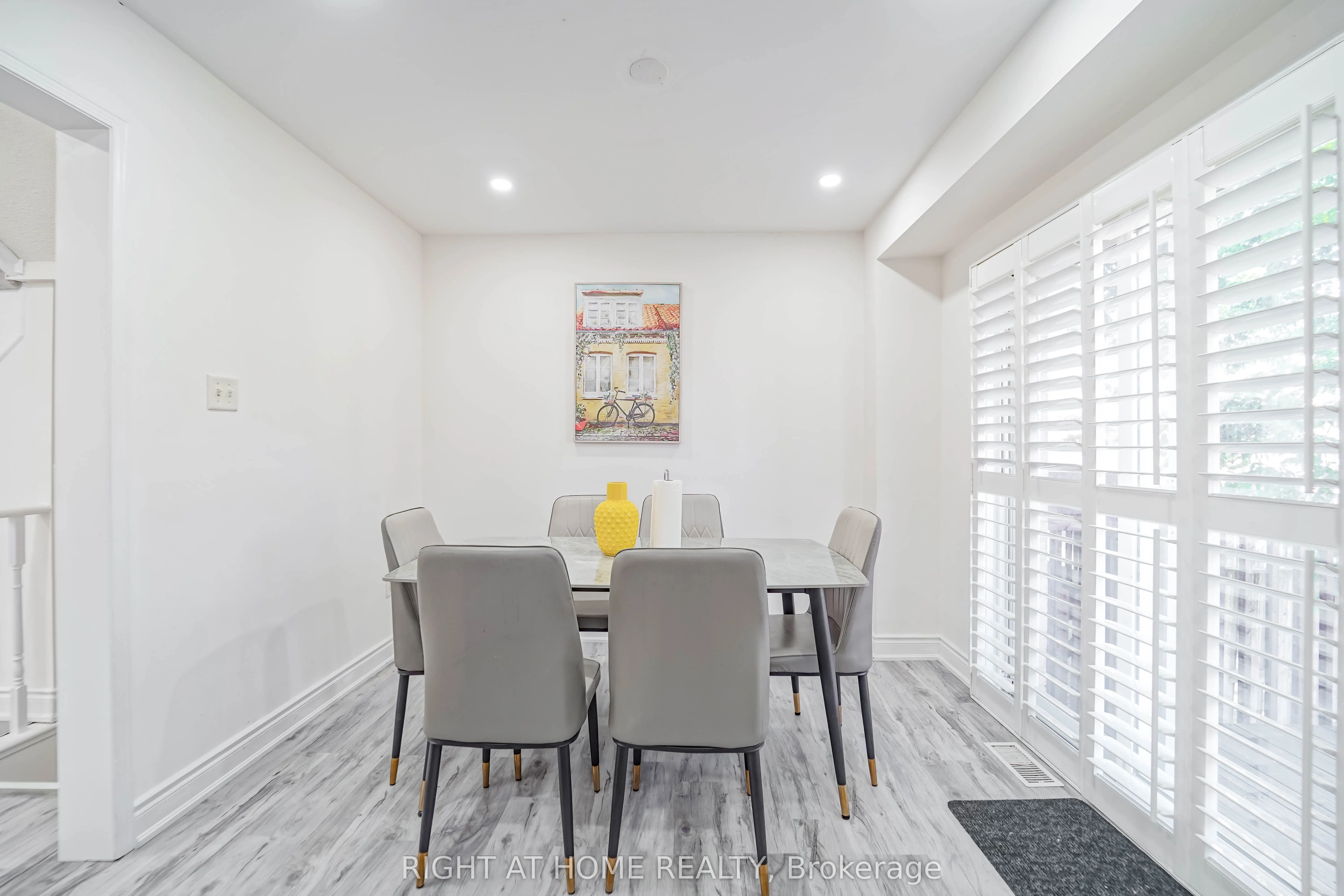 211 Andona Crescent, #Main Floor