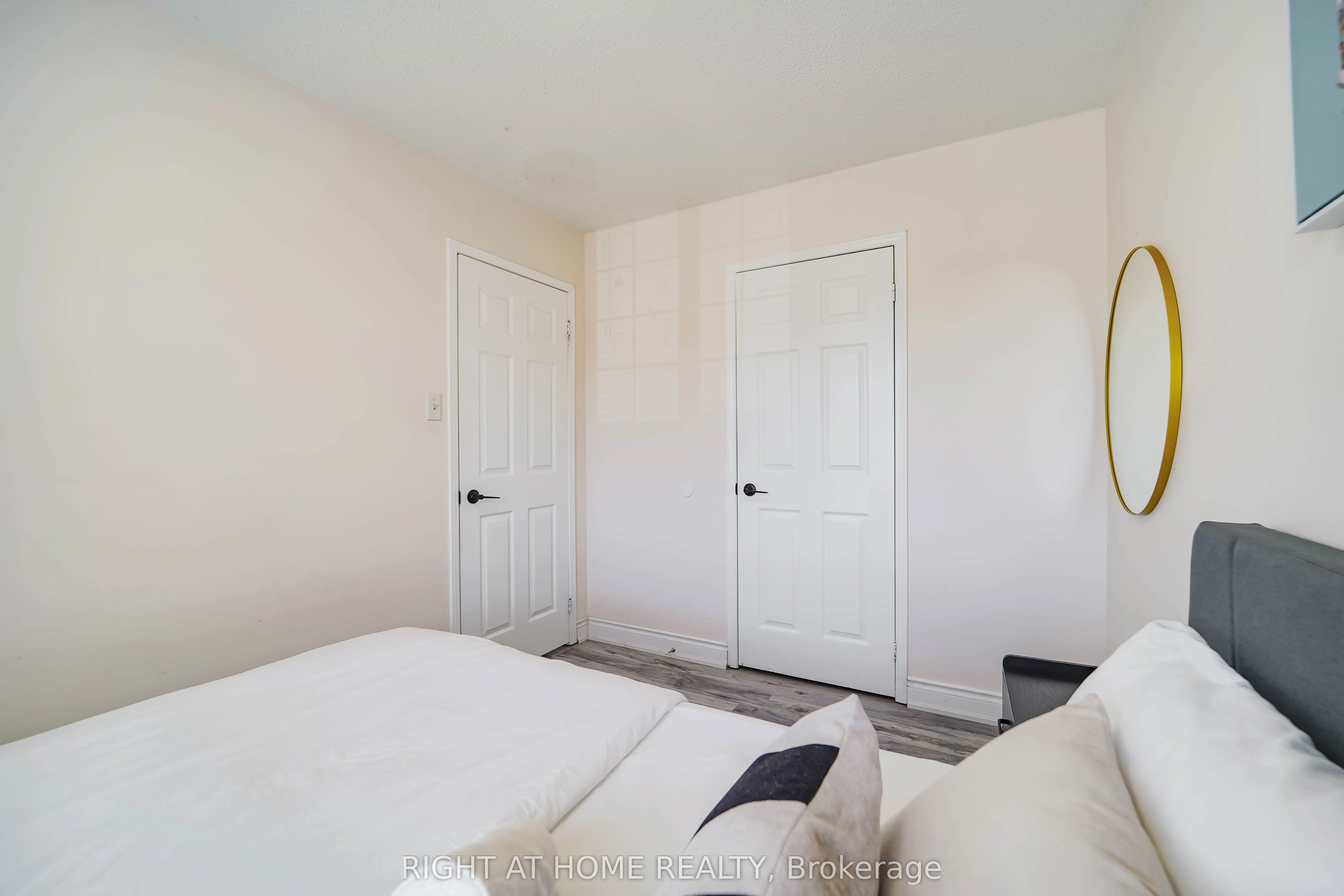 211 Andona Crescent, #Main Floor