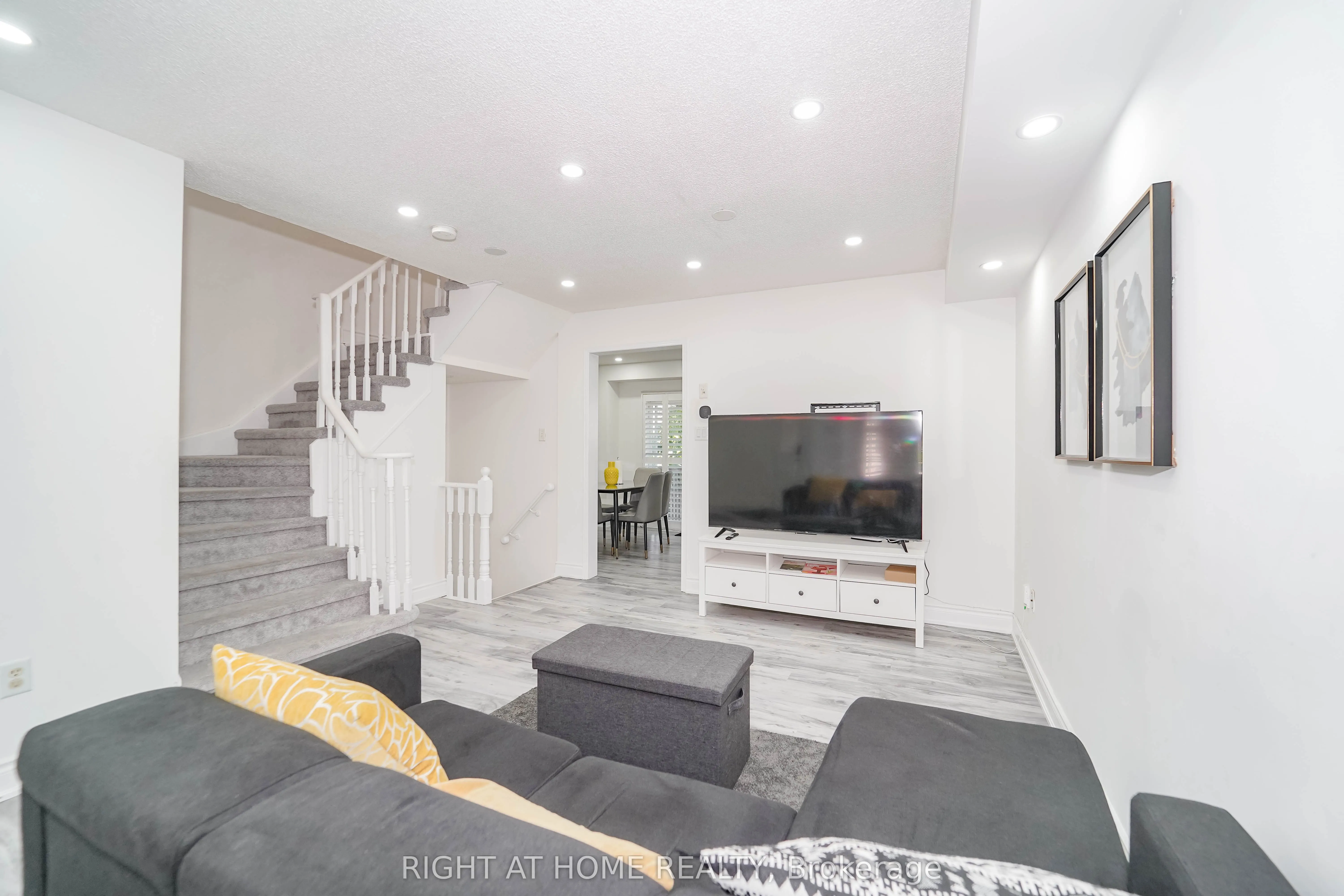 211 Andona Crescent, #Main Floor