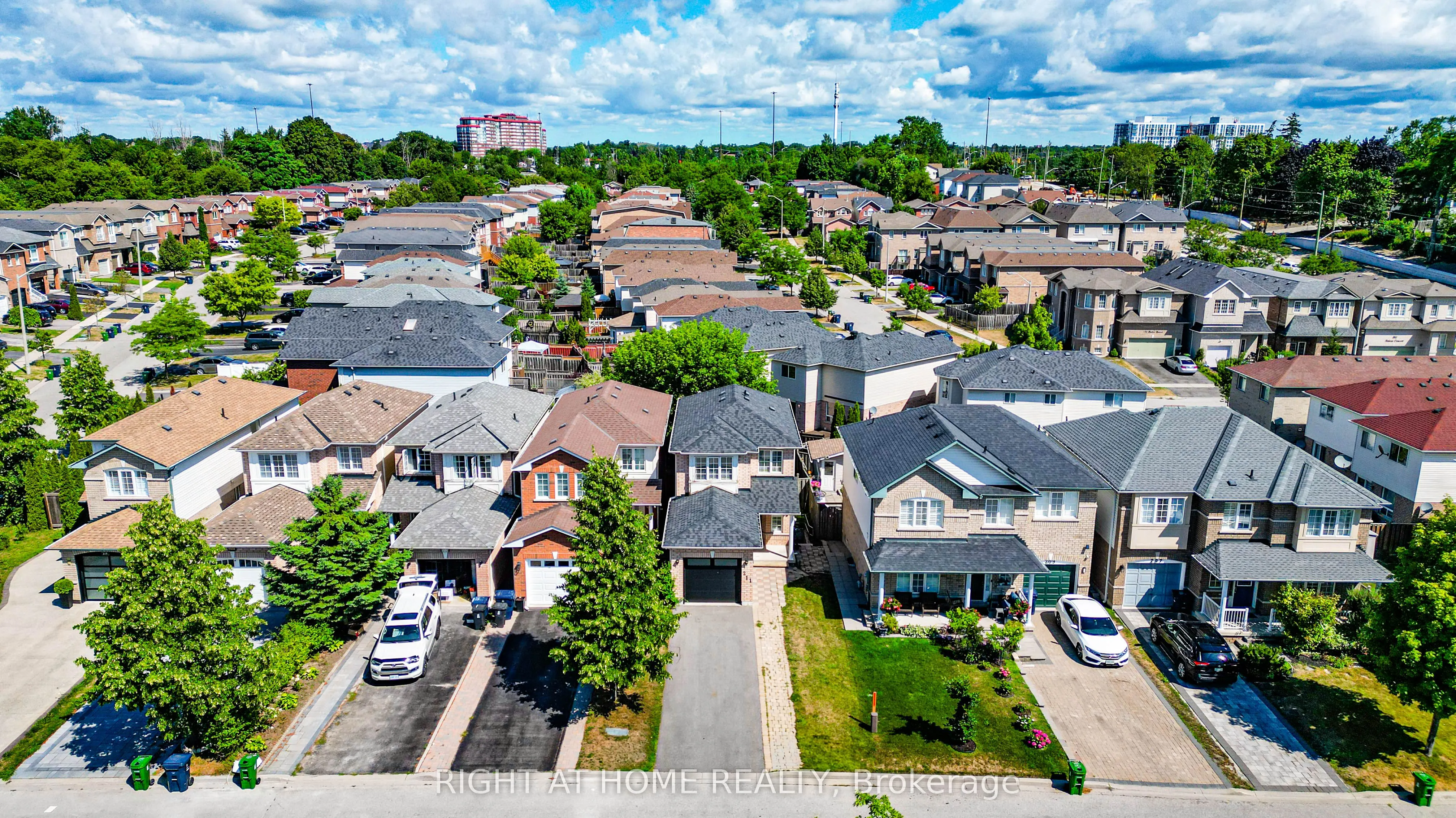 211 Andona Crescent, #Main Floor