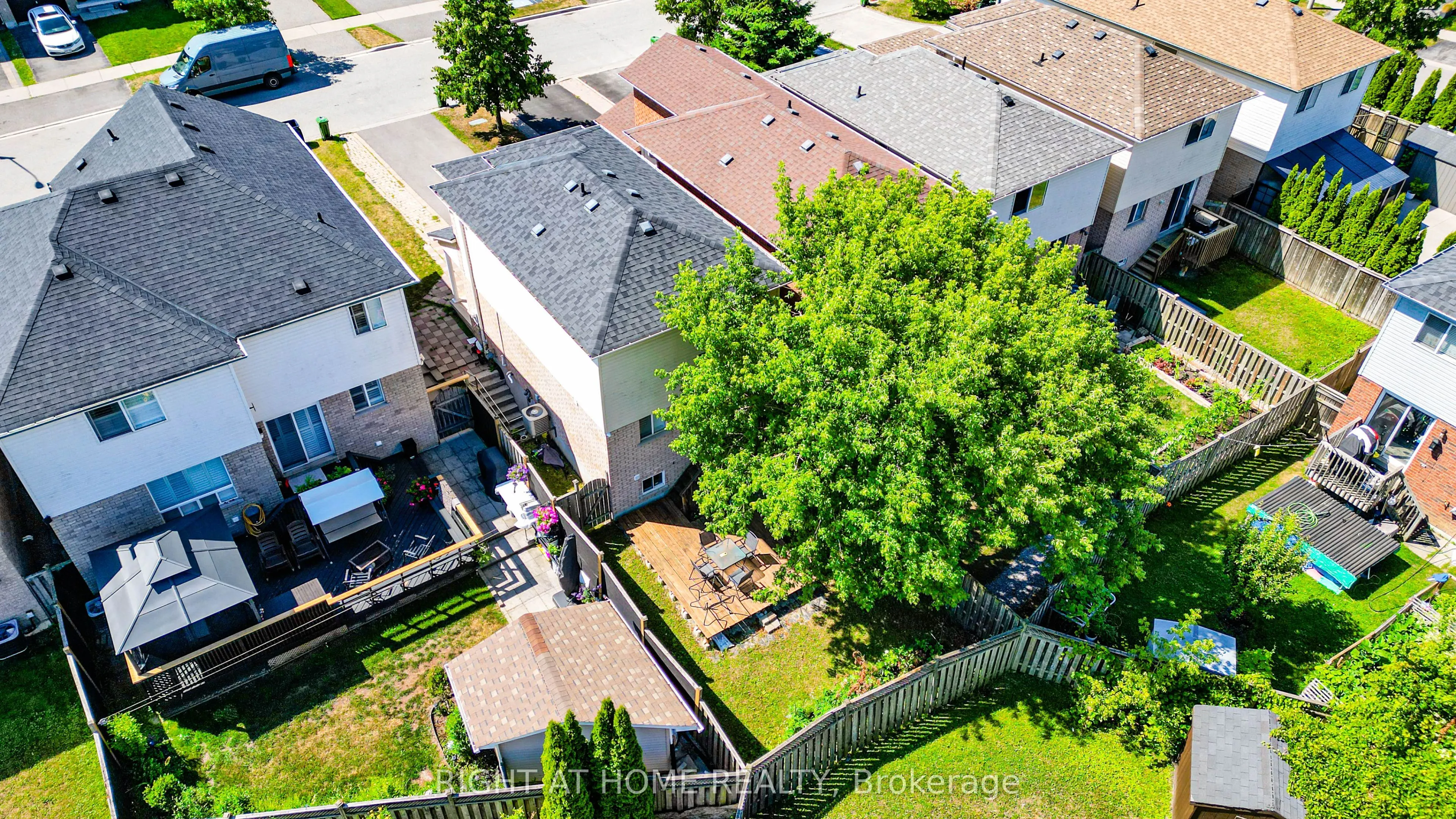 211 Andona Crescent, #Main Floor